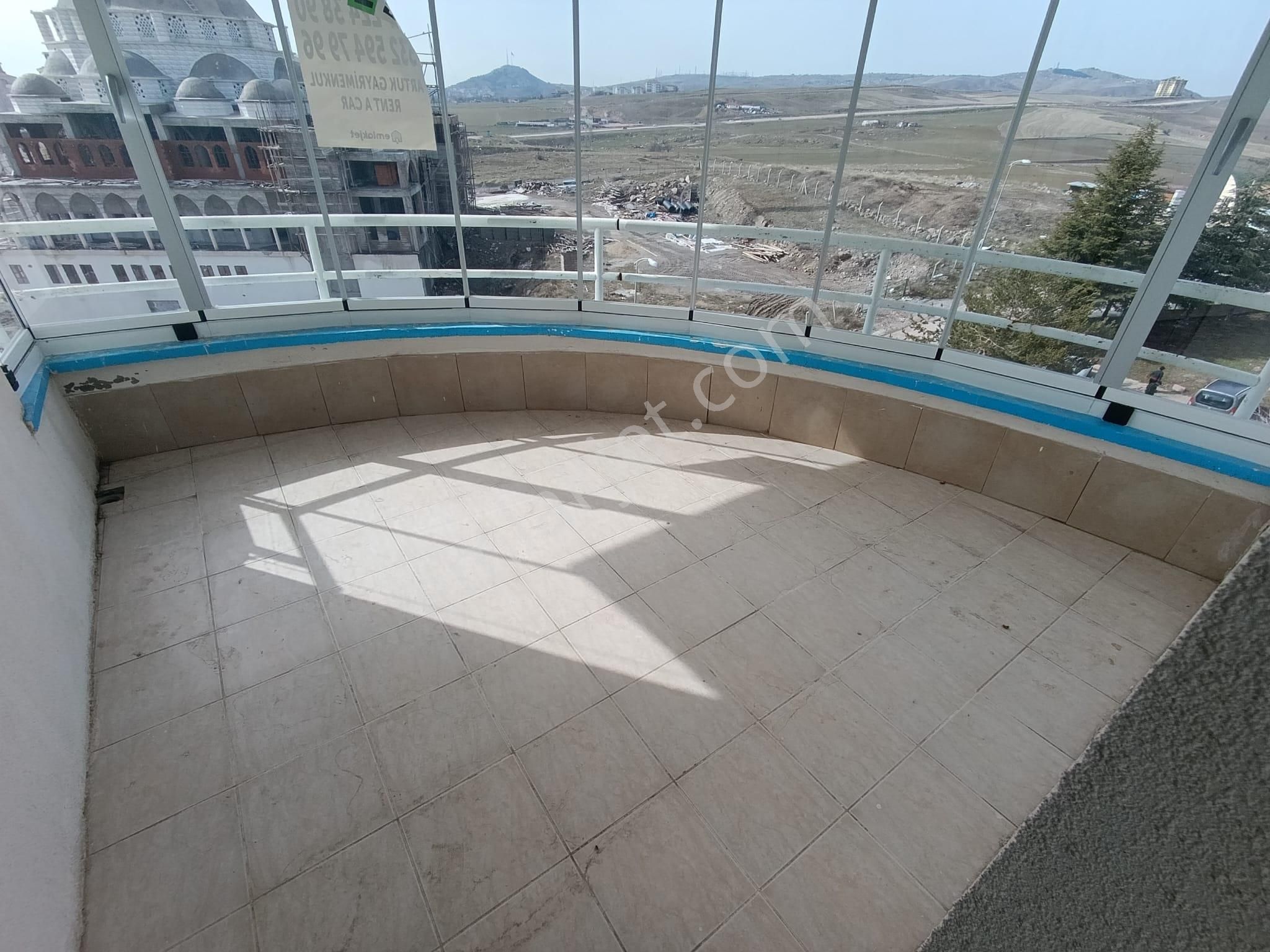 Pursaklarda 3+1 Çift Asansörlü Güney Cephe