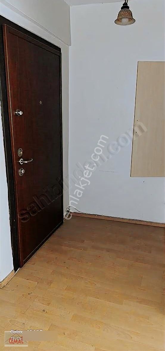 Cemal Emlak Bursa Yıldırım Namazgah Pazar İçinde 2,ara Geniş Bal - Görsel 2