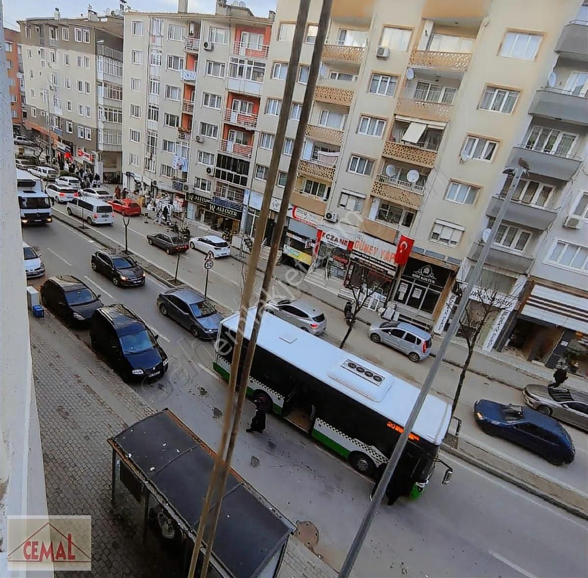 Cemal Emlak Bursa Yıldırım Beyazıt Cd. Asansör 3.kat 3+1 Kombili - Görsel 3