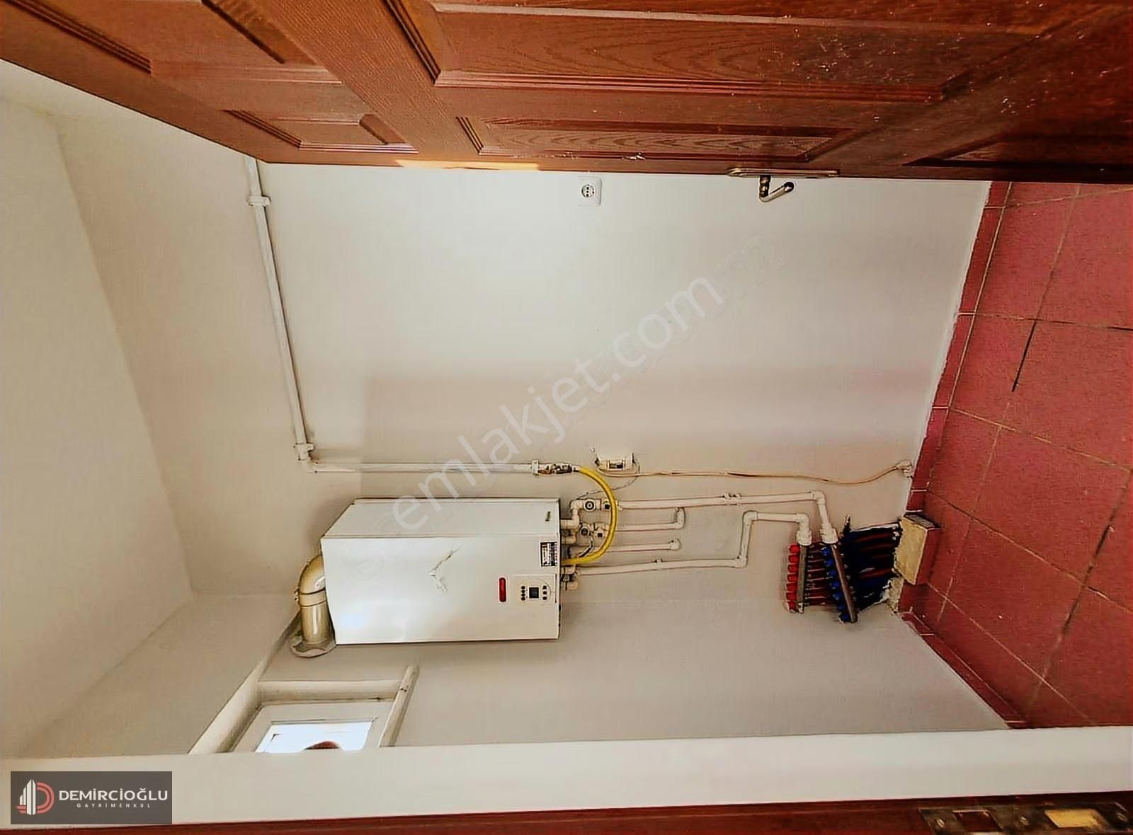 Acil Satılık Germir'de Kombili Ara Kat Daire(çift Banyolu) - Görsel 2