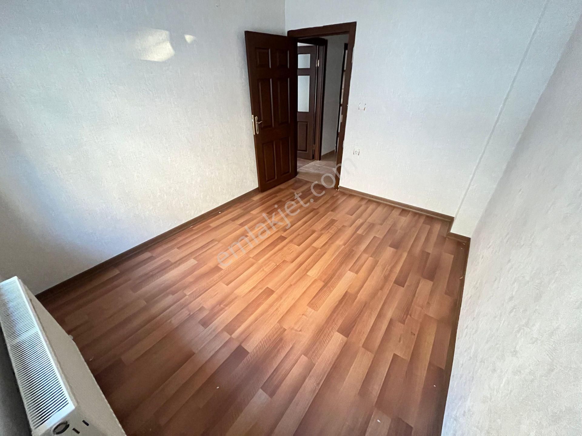 Bağlumda Asansörlü Katta 3+1 - Görsel 17