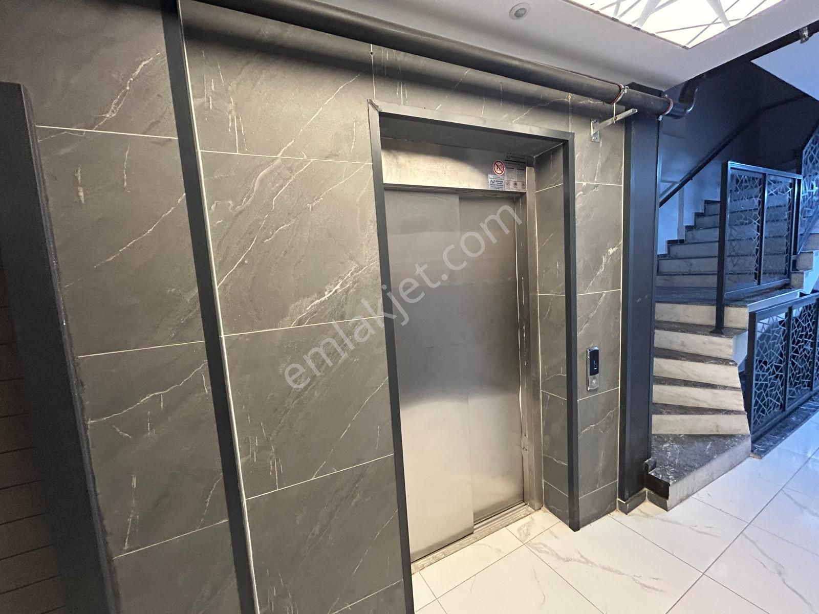 Kuşadası Merkezde Sıfır, Yerden Isıtmalı 2+1 Daire - Görsel 4