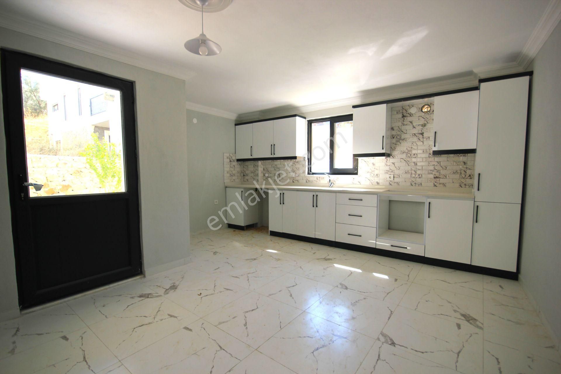 Aktiften Pelitköyde En Nezih Muhitinde Lüks 6+2 Manzaralı Satılık Villa - Görsel 5