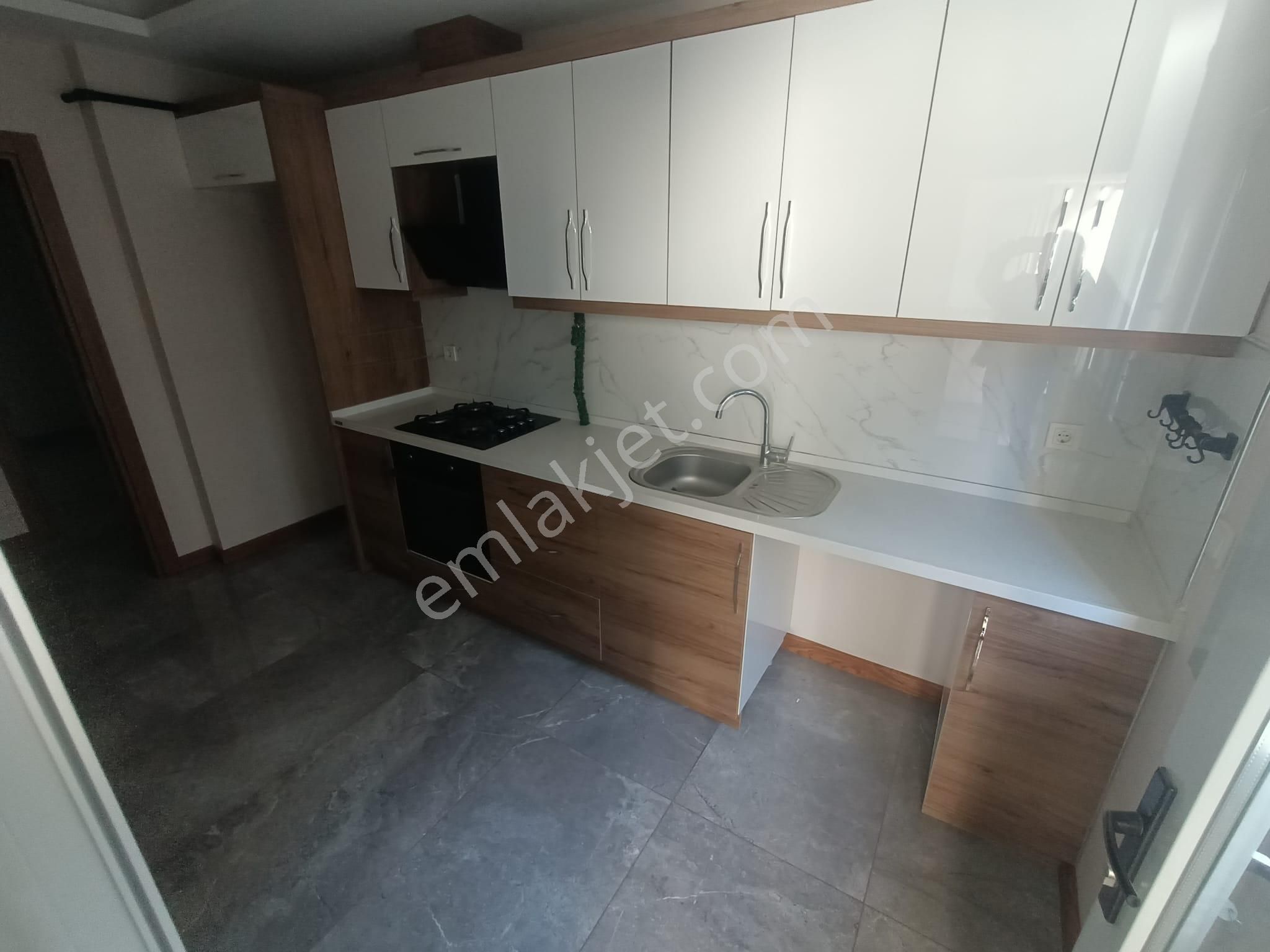 Yeni Girne Caddesi Yakını 2+1 Doğalgazlı Bakımlı Daire