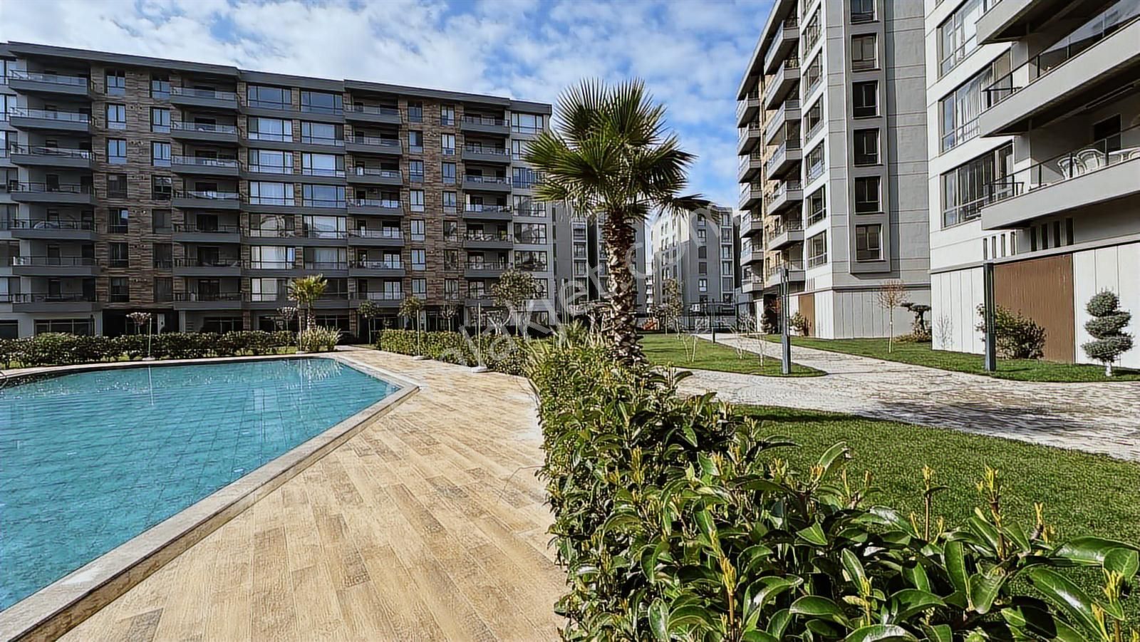 Balat Penta Dikencik Projesinde Havuzlu, Ara Kat Kiralık Daire