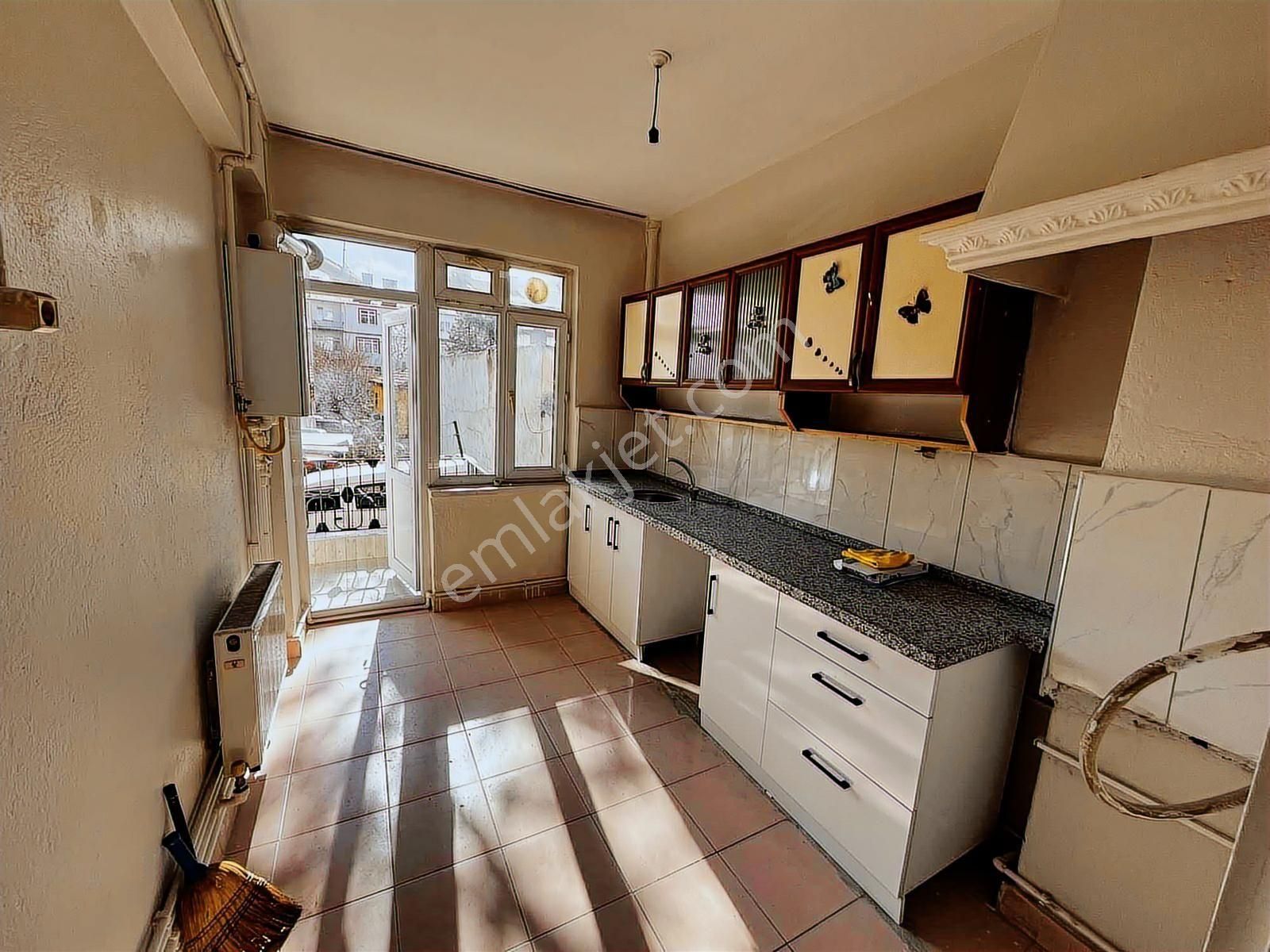 Yavuz Selim Caddesi Kiralık Ara Kat Daire - Görsel 5