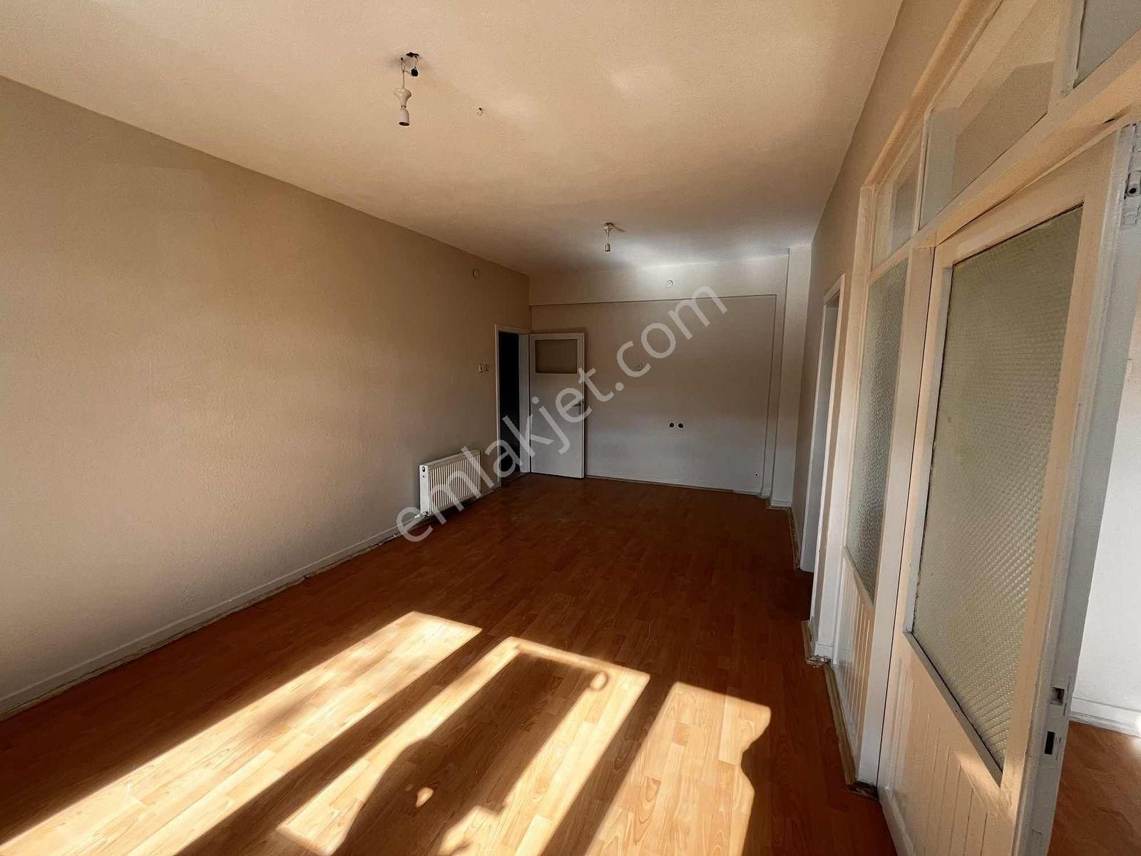 Yavuz Selim Caddesi Kiralık Ara Kat Daire - Görsel 17