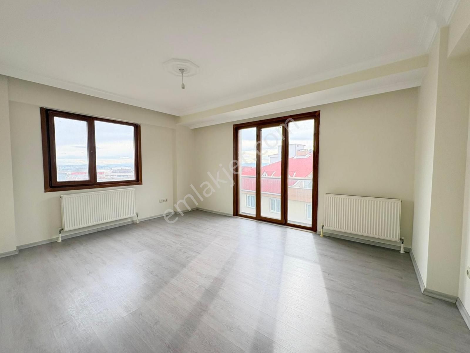 Mertcan'dan Şeyhli Mahallesi Caddeye 1dk Ara Kat 2+1 Daire