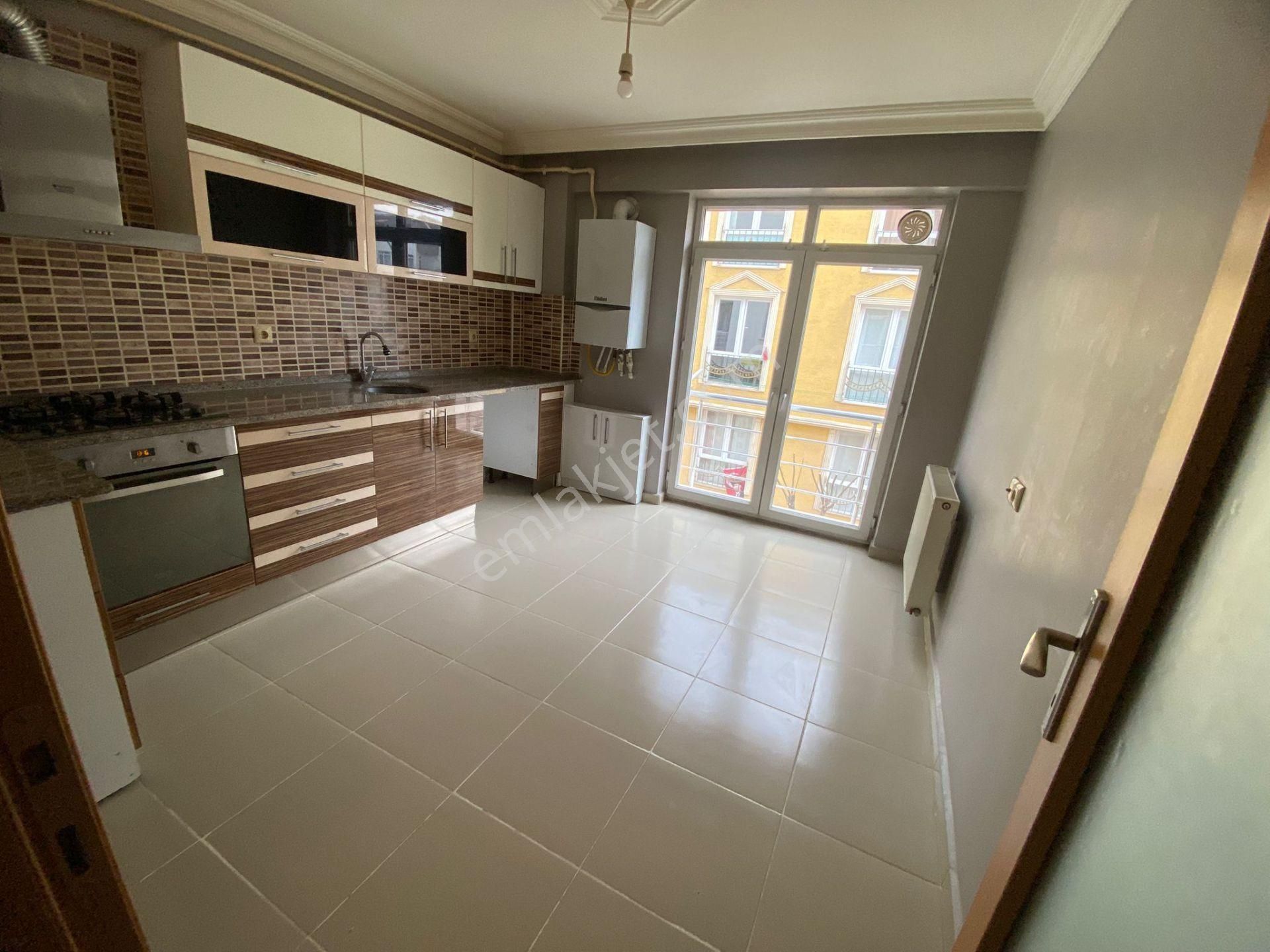 Mehmet Osman Cd Üzeri Köşe Arakat Asansörlü Fırsat 2+1 Daire Kk-5