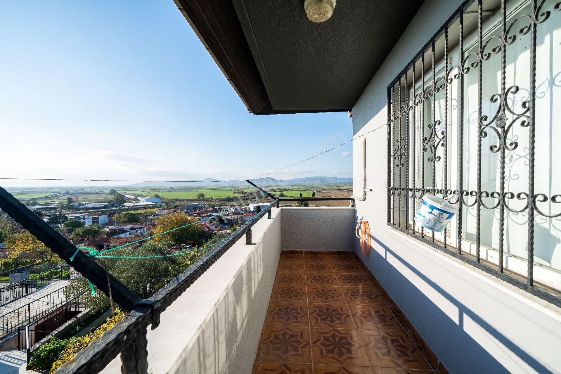 Menemen De Geniş Bahçeli Müstakil Villa - Görsel 23