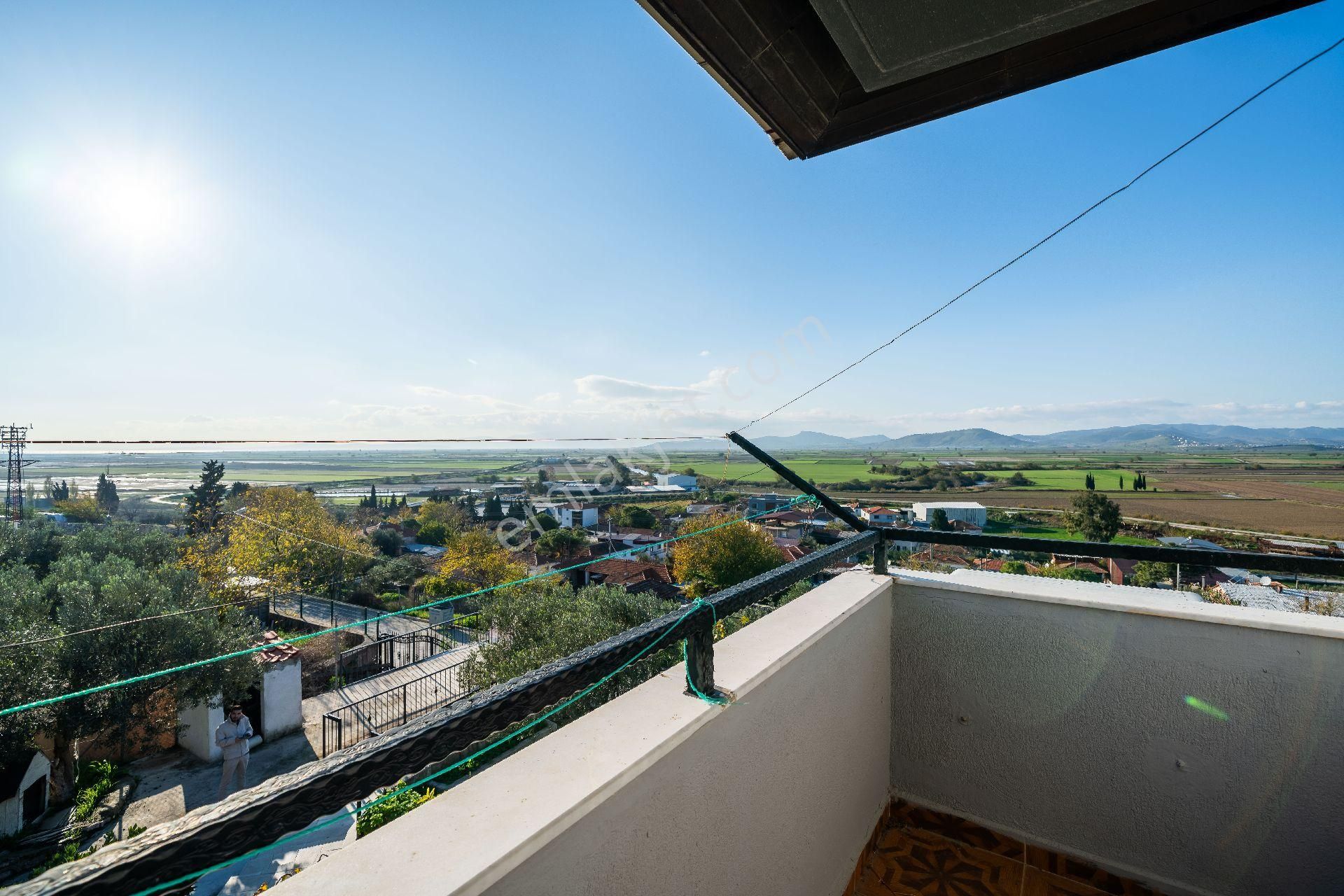 Menemen De Geniş Bahçeli Müstakil Villa - Görsel 21