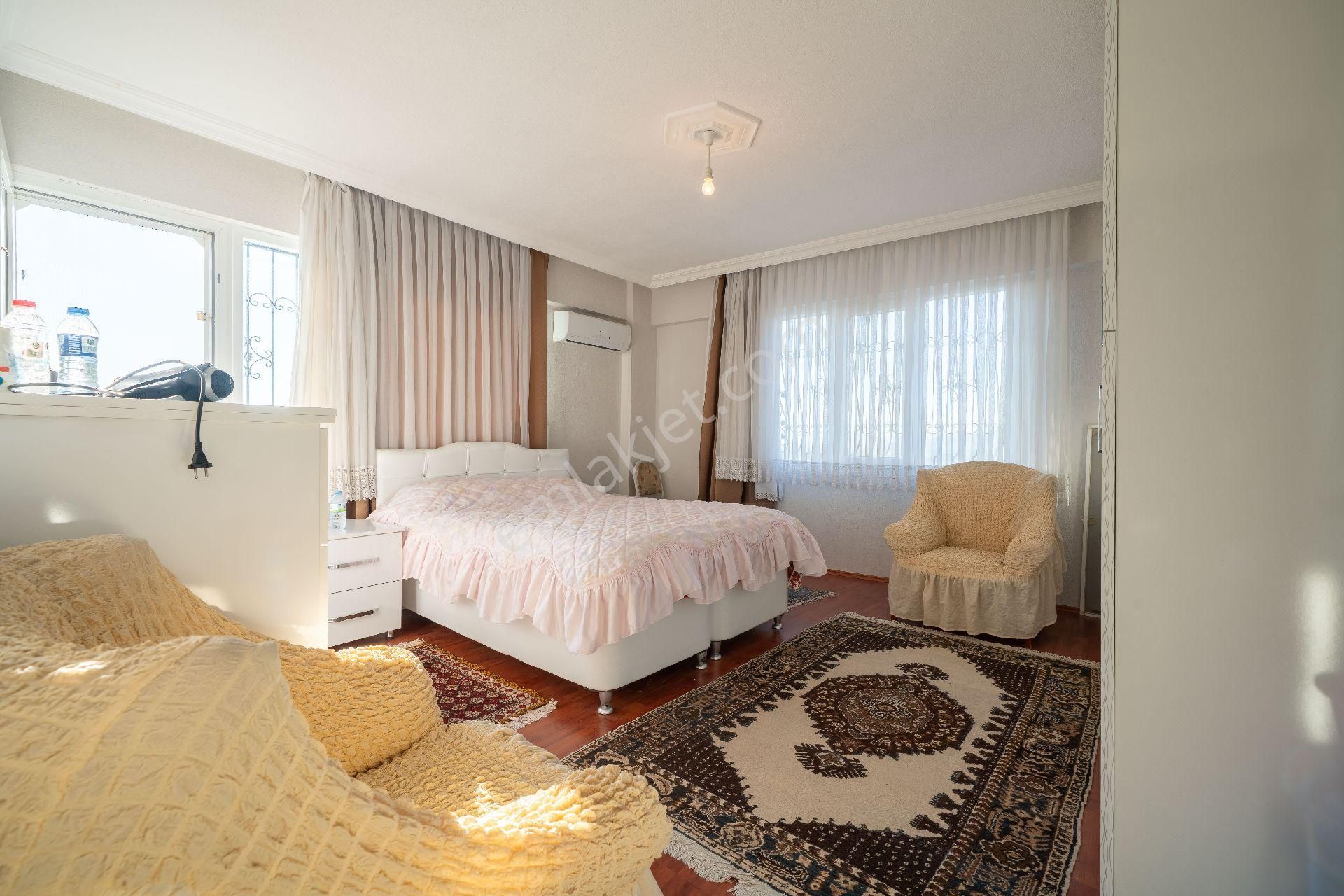 Menemen De Geniş Bahçeli Müstakil Villa - Görsel 18