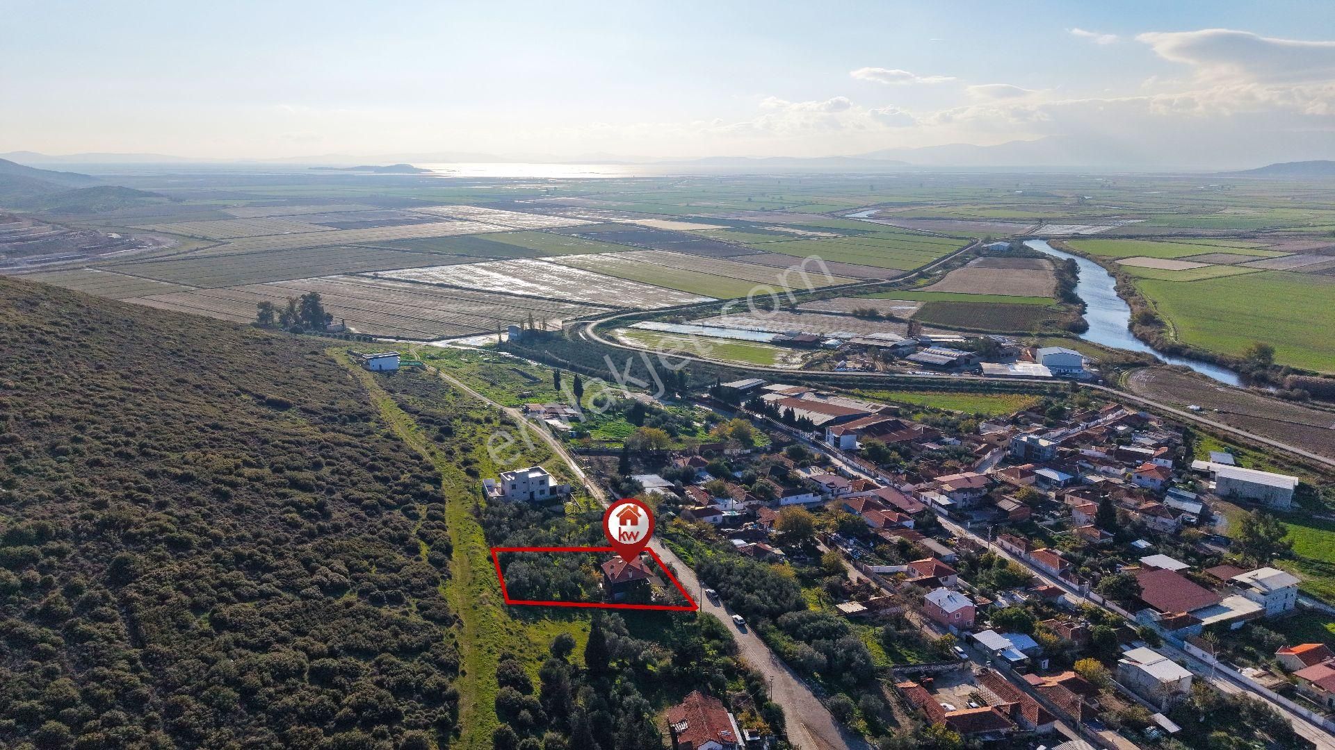 Menemen De Geniş Bahçeli Müstakil Villa - Görsel 27