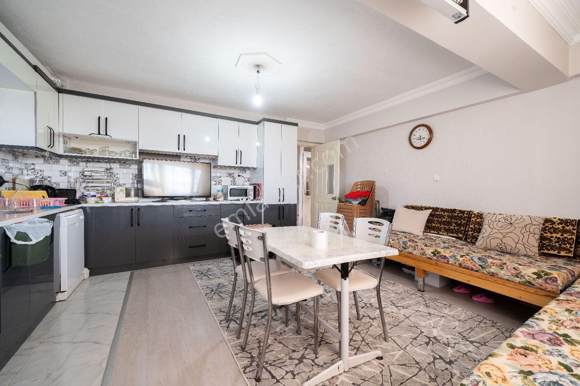 Menemen De Geniş Bahçeli Müstakil Villa - Görsel 14