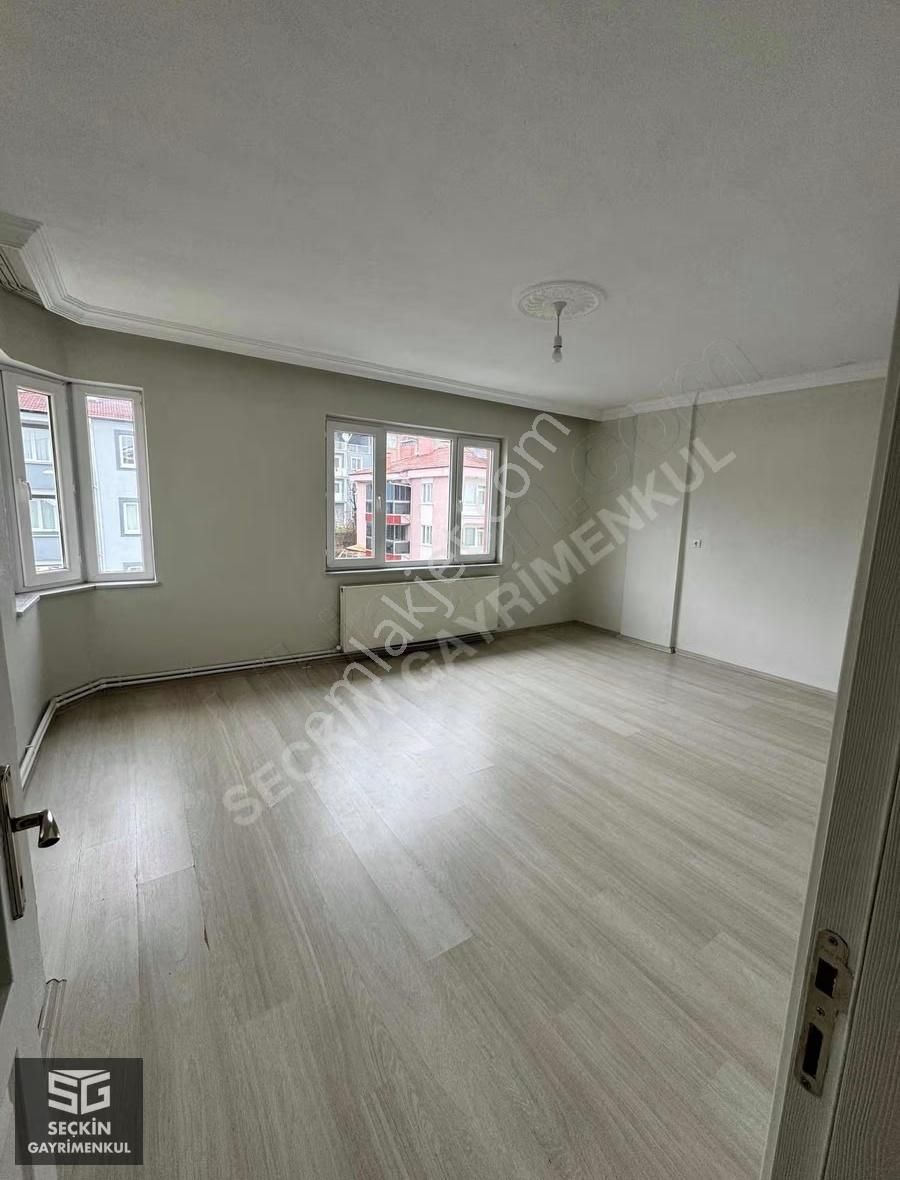 Üçeylül Mahallesinde Kiralık 3+1 Daire