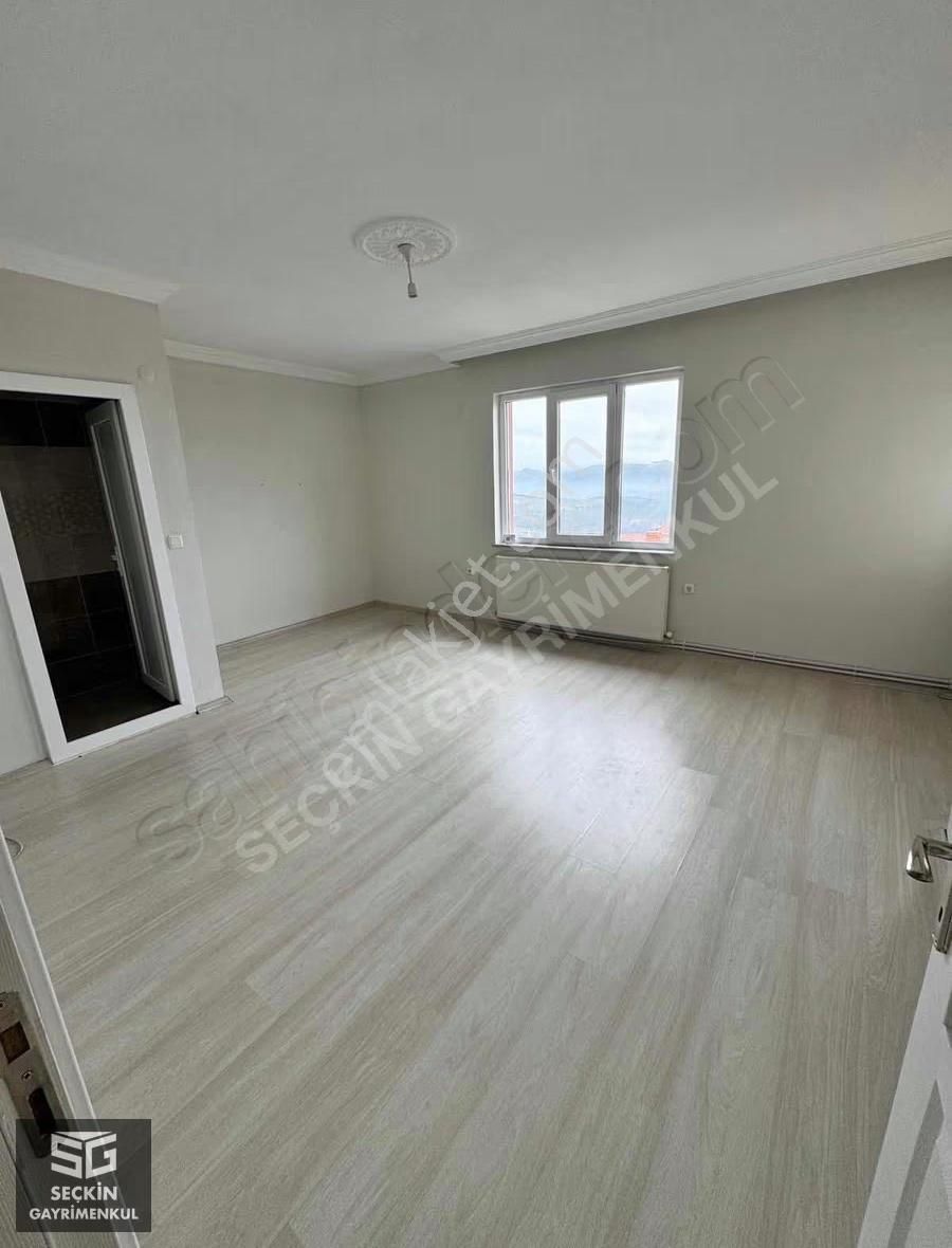 Üçeylül Mahallesinde Kiralık 3+1 Daire - Görsel 20