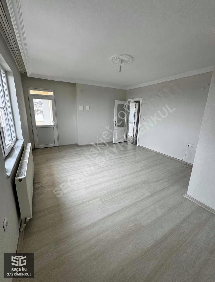 Üçeylül Mahallesinde Kiralık 3+1 Daire - Görsel 7