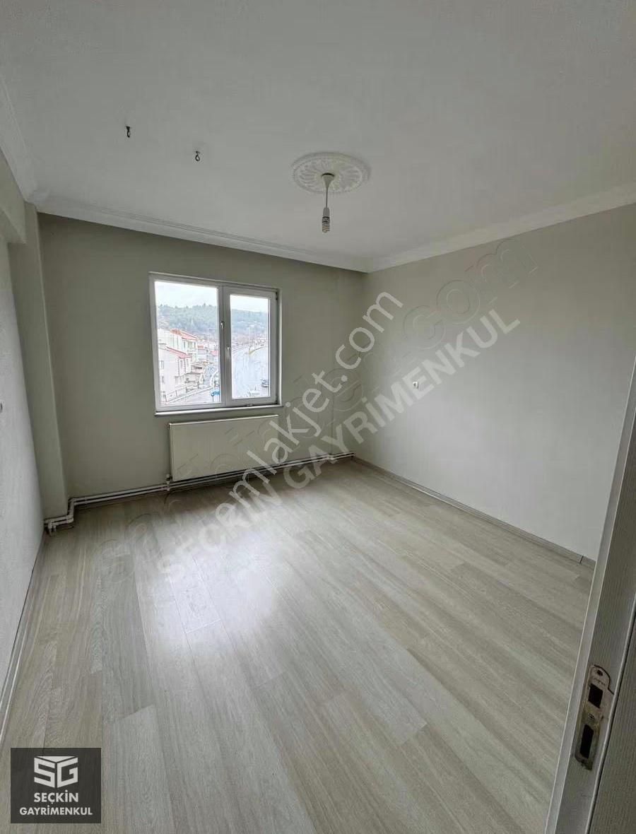 Üçeylül Mahallesinde Kiralık 3+1 Daire - Görsel 21