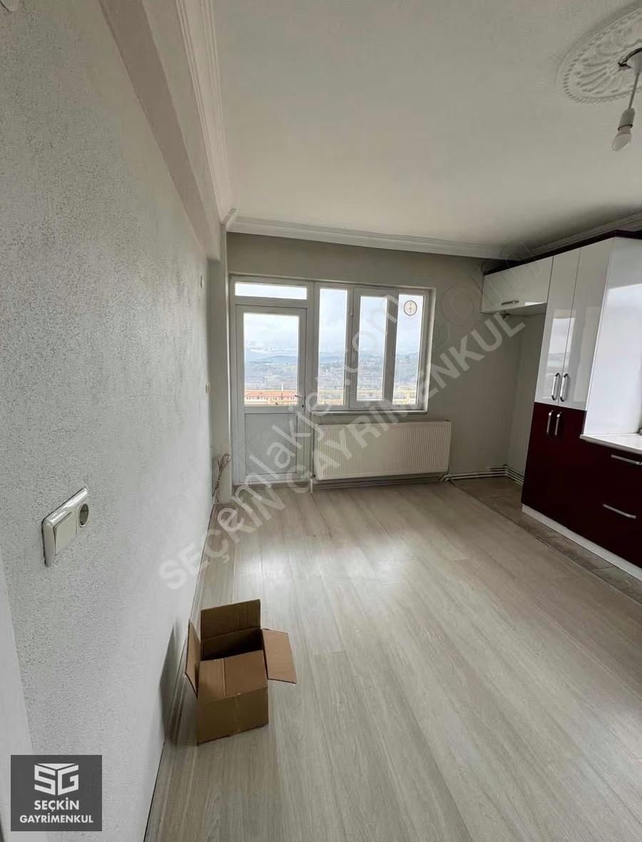 Üçeylül Mahallesinde Kiralık 3+1 Daire - Görsel 14