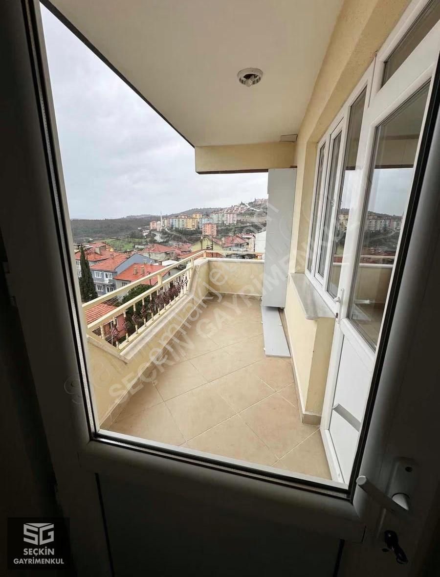 Üçeylül Mahallesinde Kiralık 3+1 Daire - Görsel 13