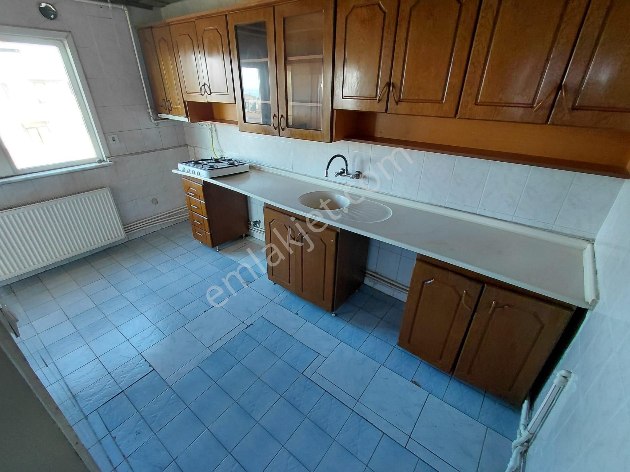 Cadde Üzeri-ulaşım Sorunsuz-geniş Kullanımlı-2,5+1 Kiralık Daire - Görsel 8
