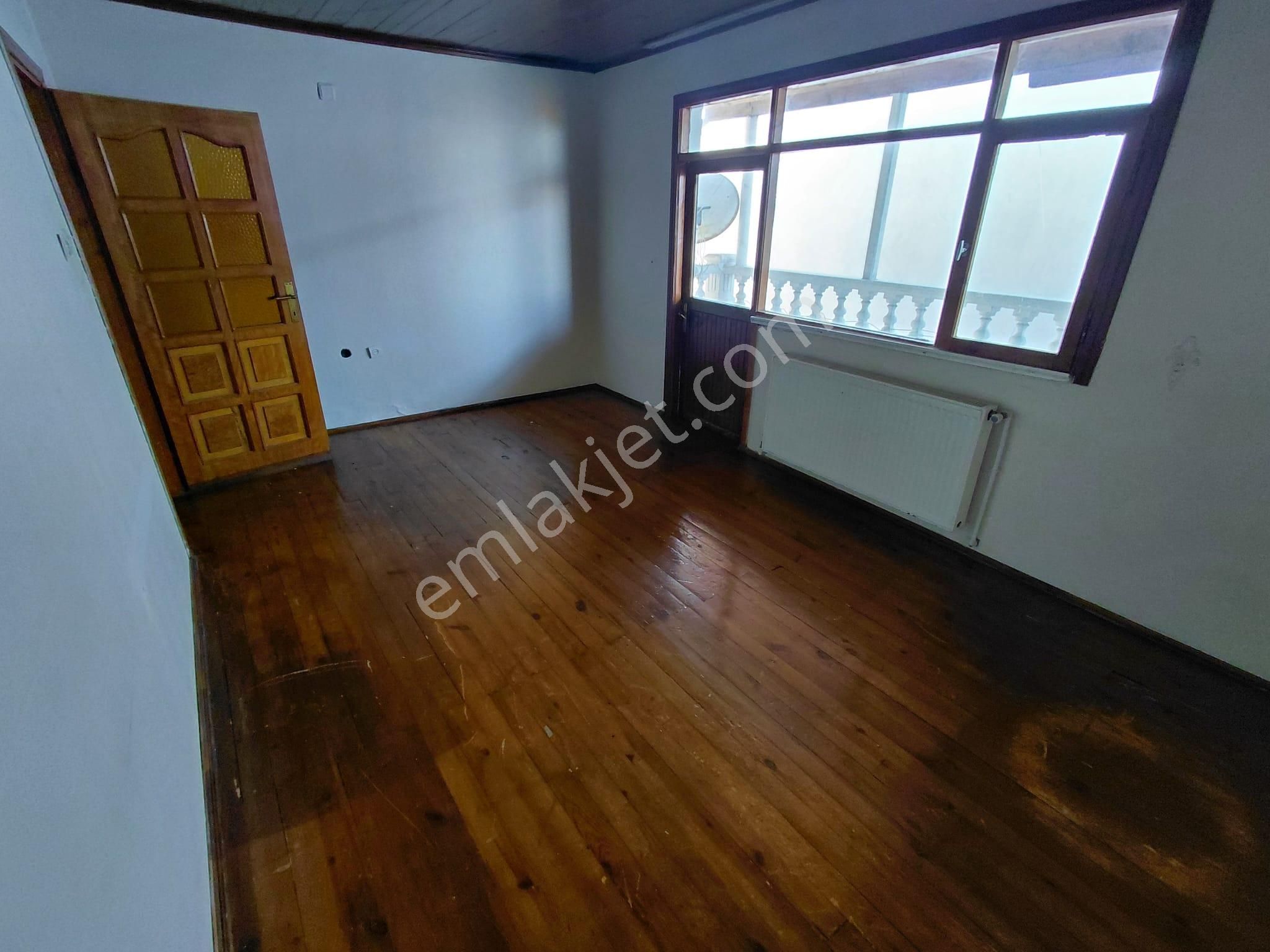 Cadde Üzeri-ulaşım Sorunsuz-geniş Kullanımlı-2,5+1 Kiralık Daire - Görsel 27