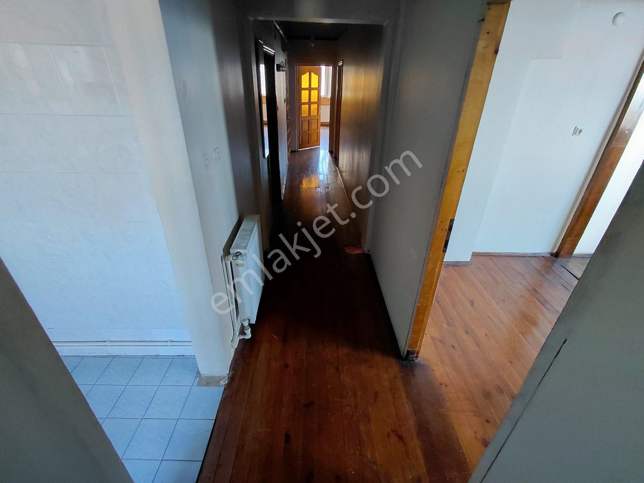 Cadde Üzeri-ulaşım Sorunsuz-geniş Kullanımlı-2,5+1 Kiralık Daire - Görsel 14