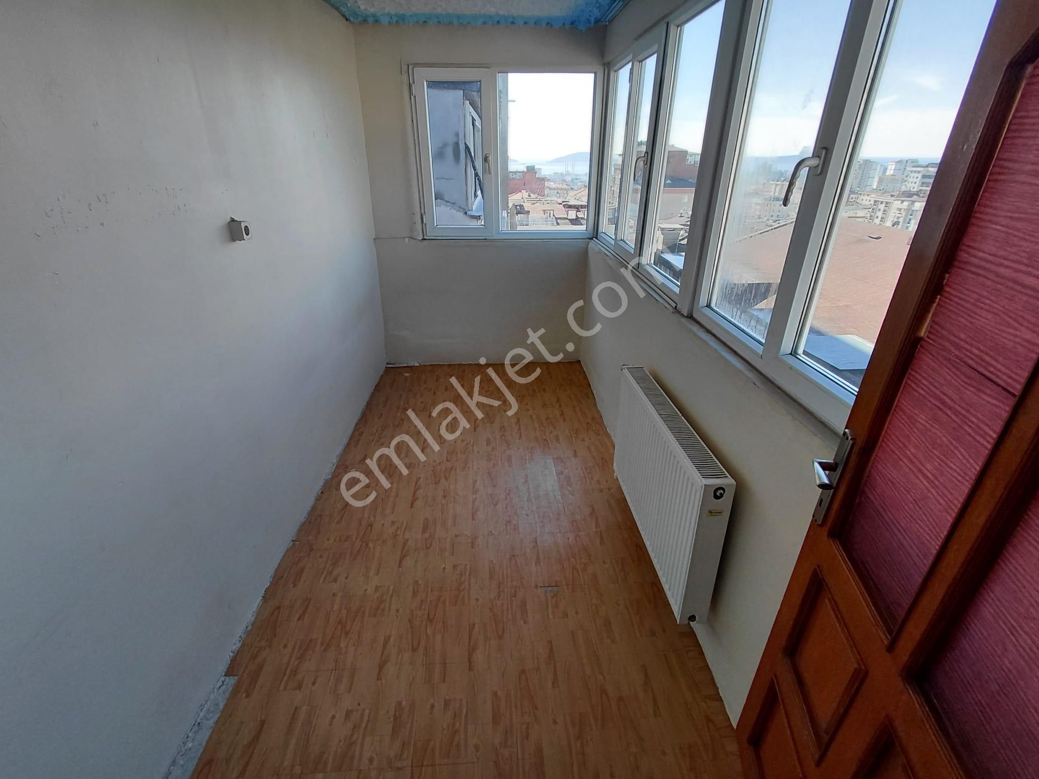 Cadde Üzeri-ulaşım Sorunsuz-geniş Kullanımlı-2,5+1 Kiralık Daire - Görsel 10
