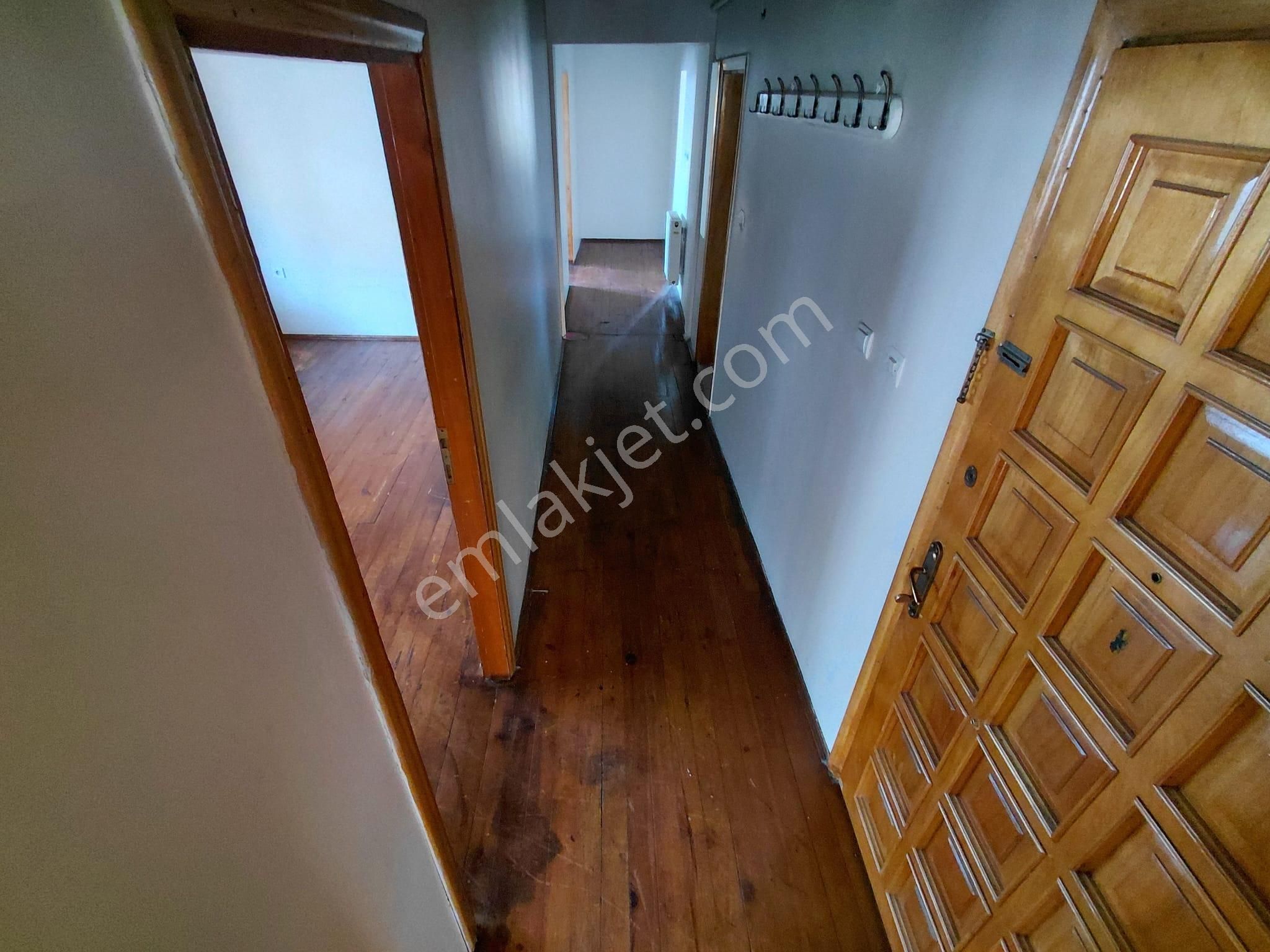 Cadde Üzeri-ulaşım Sorunsuz-geniş Kullanımlı-2,5+1 Kiralık Daire - Görsel 26