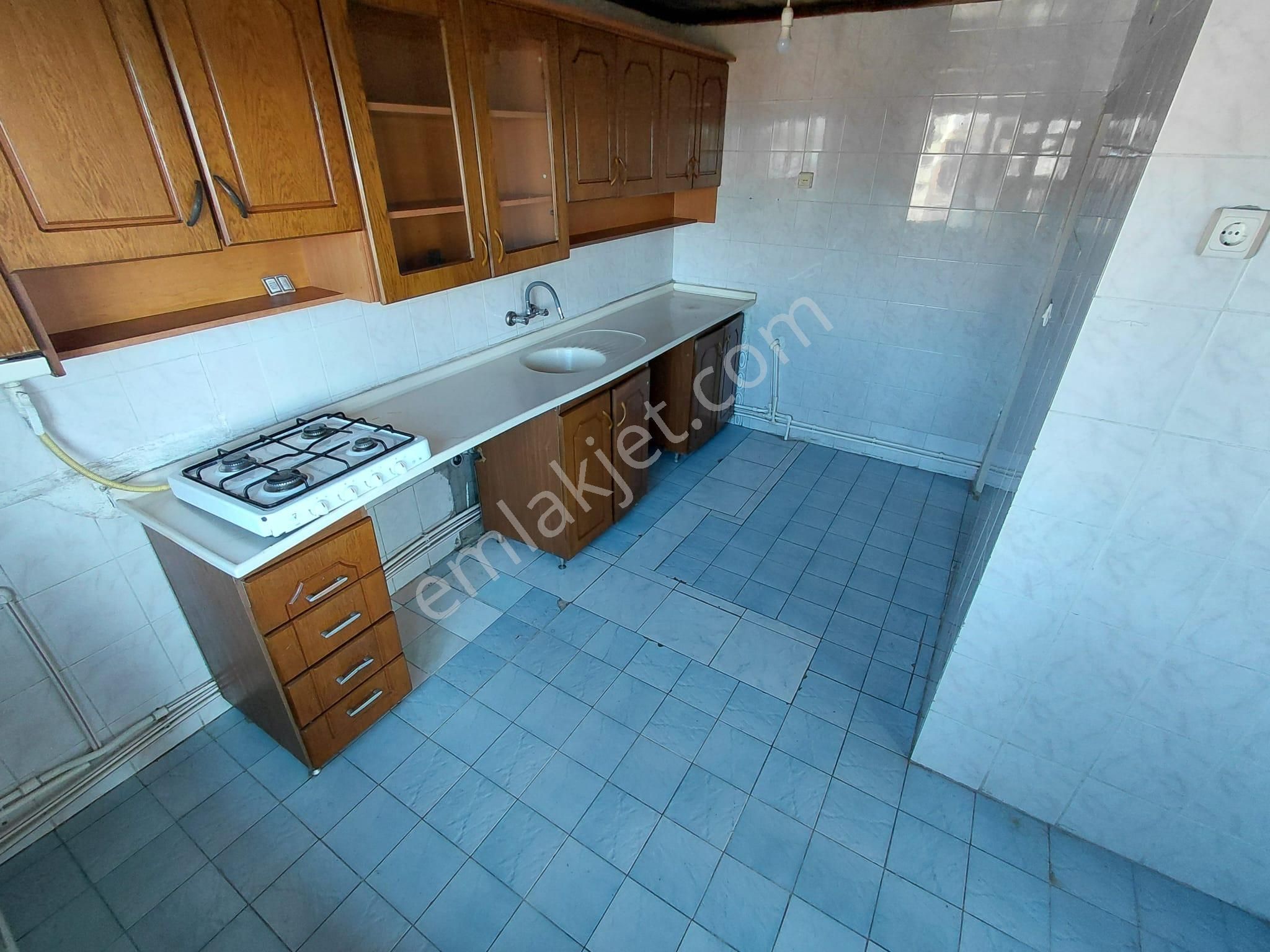 Cadde Üzeri-ulaşım Sorunsuz-geniş Kullanımlı-2,5+1 Kiralık Daire - Görsel 7