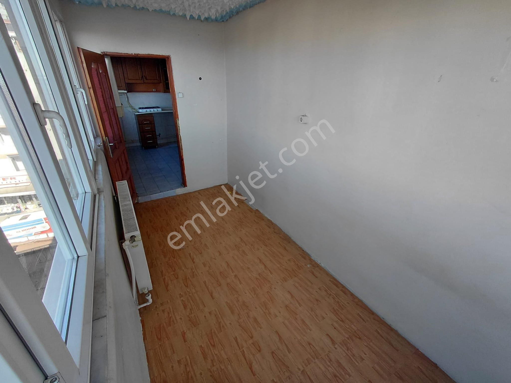 Cadde Üzeri-ulaşım Sorunsuz-geniş Kullanımlı-2,5+1 Kiralık Daire - Görsel 11