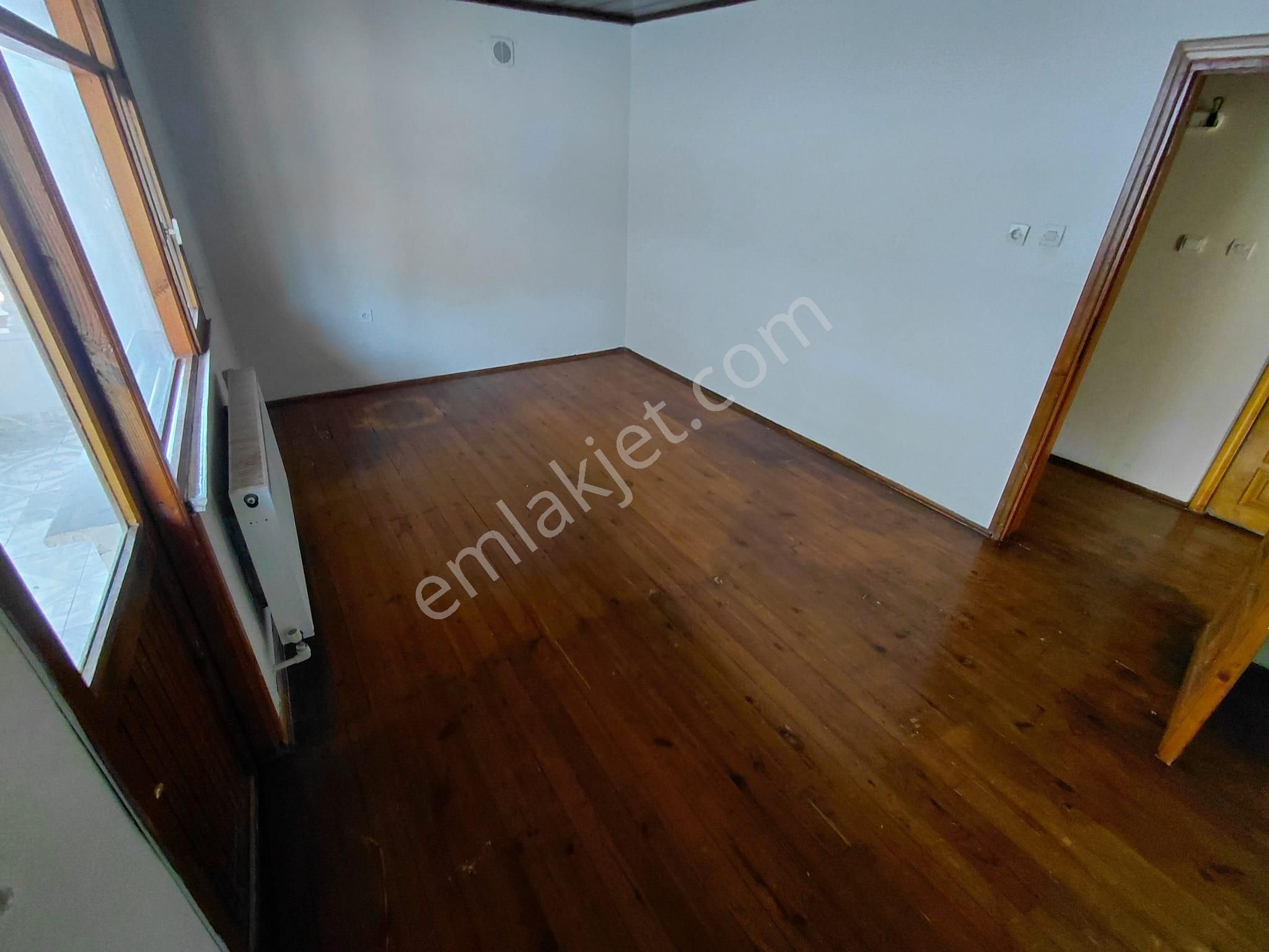 Cadde Üzeri-ulaşım Sorunsuz-geniş Kullanımlı-2,5+1 Kiralık Daire - Görsel 22