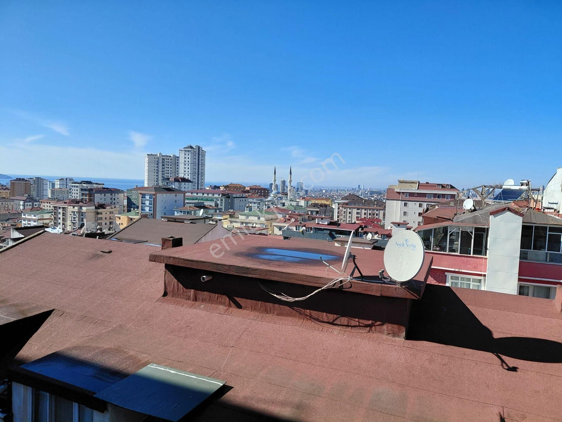 Cadde Üzeri-ulaşım Sorunsuz-geniş Kullanımlı-2,5+1 Kiralık Daire - Görsel 2