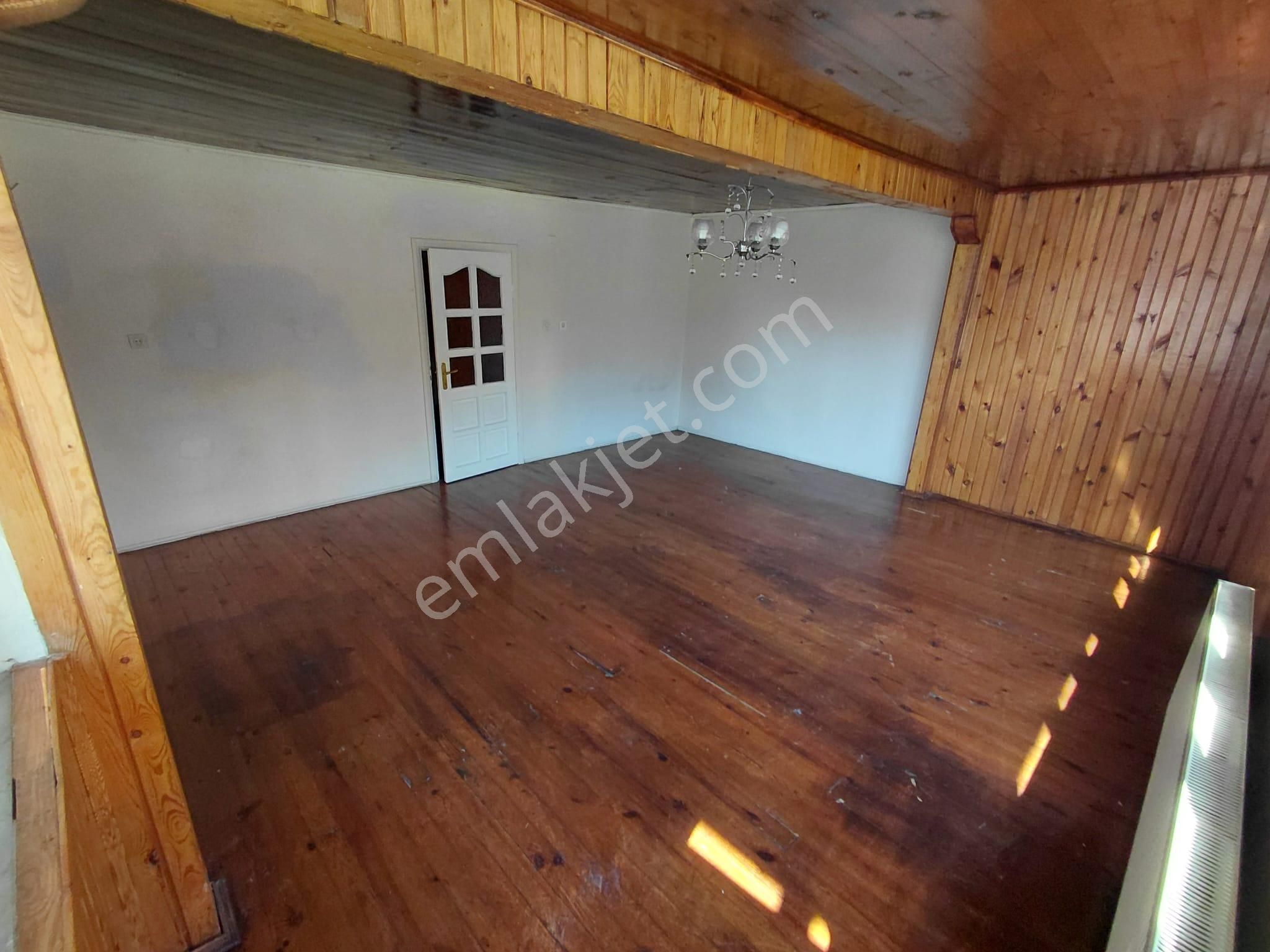 Cadde Üzeri-ulaşım Sorunsuz-geniş Kullanımlı-2,5+1 Kiralık Daire - Görsel 6