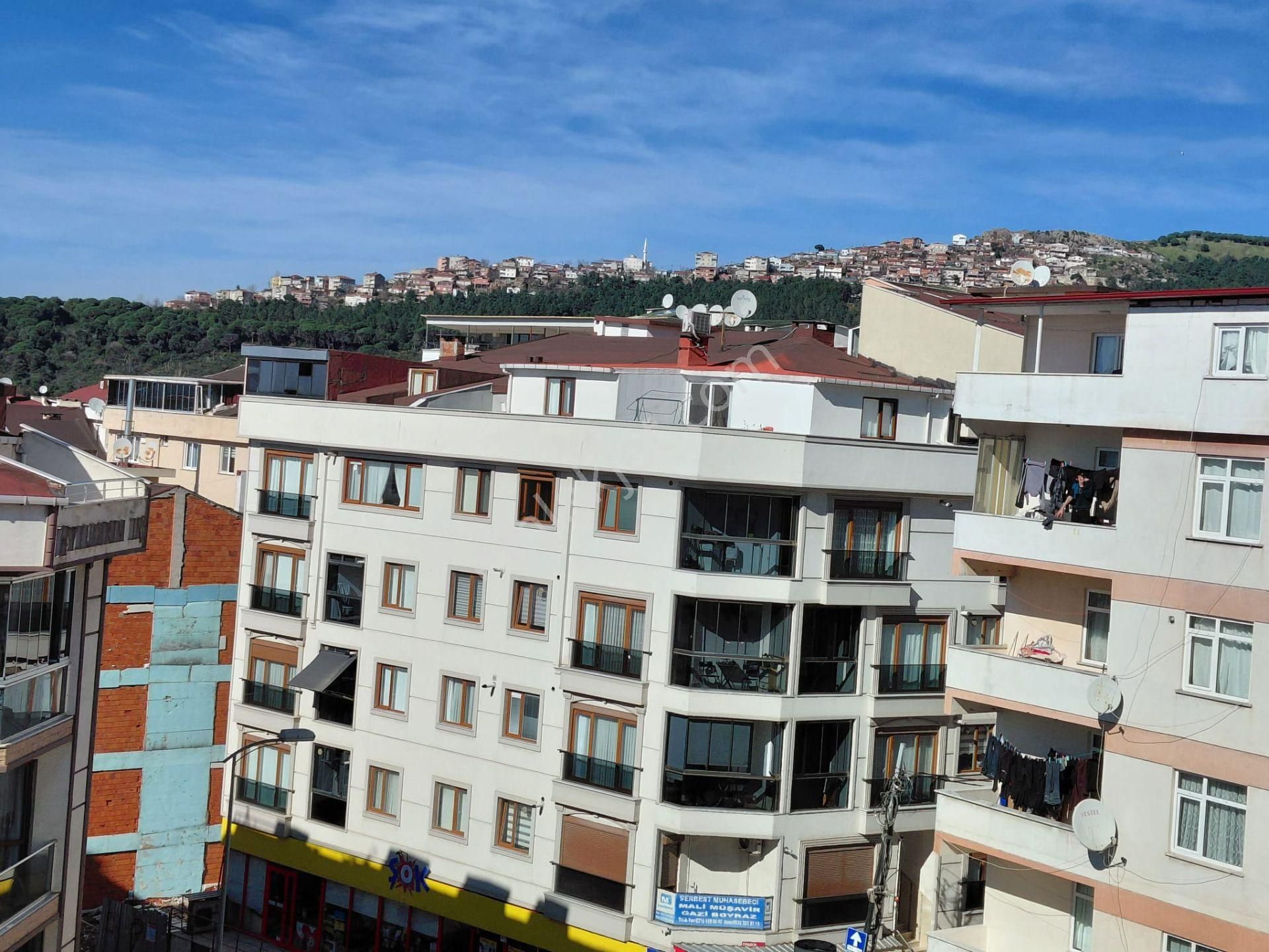 Cadde Üzeri-ulaşım Sorunsuz-geniş Kullanımlı-2,5+1 Kiralık Daire - Görsel 13