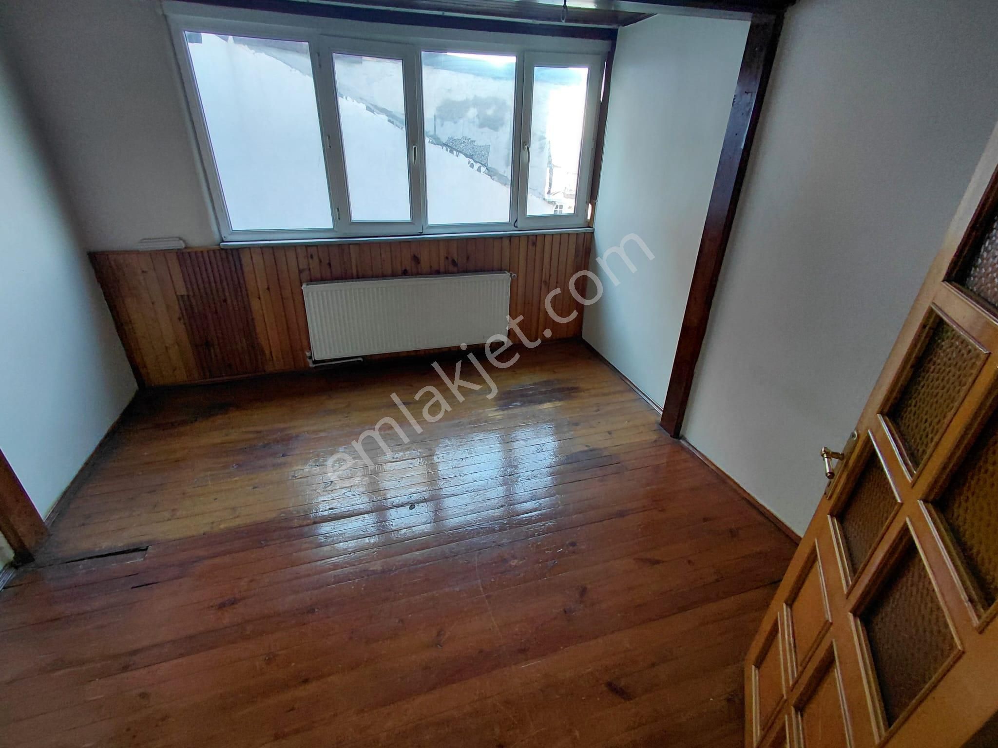 Cadde Üzeri-ulaşım Sorunsuz-geniş Kullanımlı-2,5+1 Kiralık Daire - Görsel 17