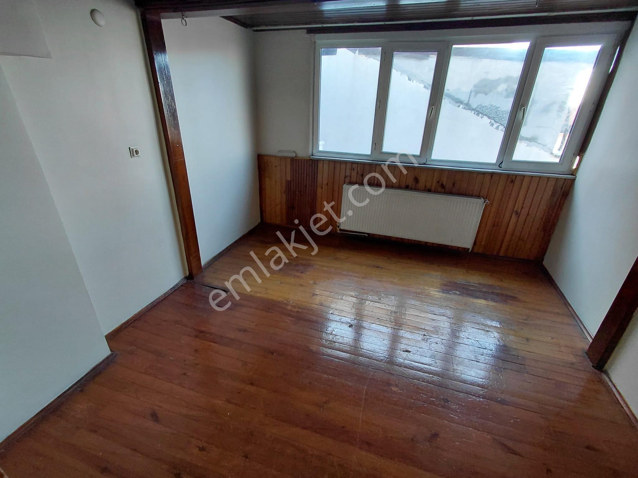 Cadde Üzeri-ulaşım Sorunsuz-geniş Kullanımlı-2,5+1 Kiralık Daire - Görsel 24