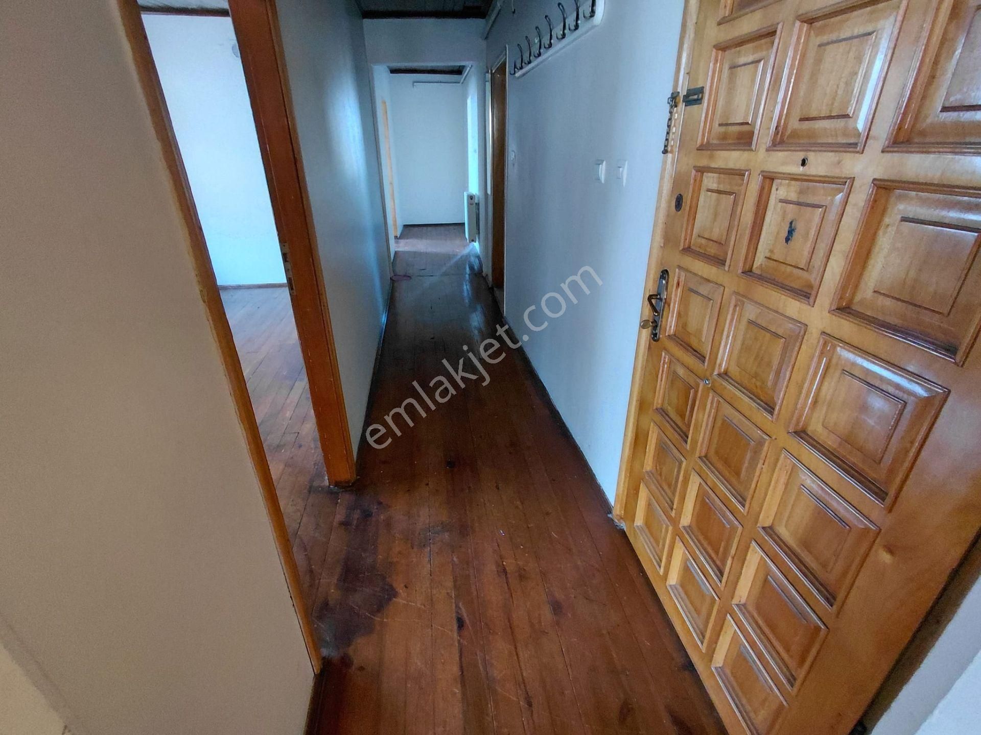 Cadde Üzeri-ulaşım Sorunsuz-geniş Kullanımlı-2,5+1 Kiralık Daire - Görsel 31