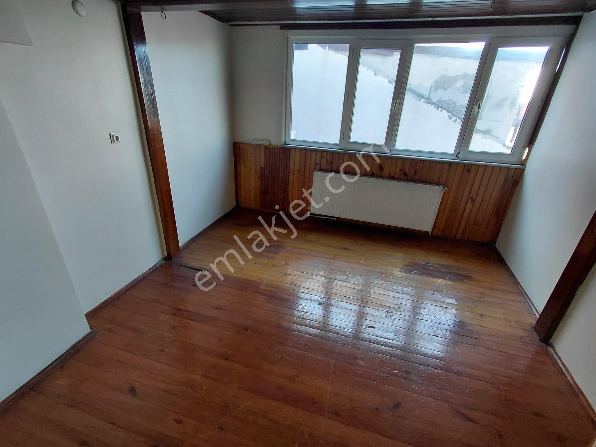 Cadde Üzeri-ulaşım Sorunsuz-geniş Kullanımlı-2,5+1 Kiralık Daire - Görsel 18