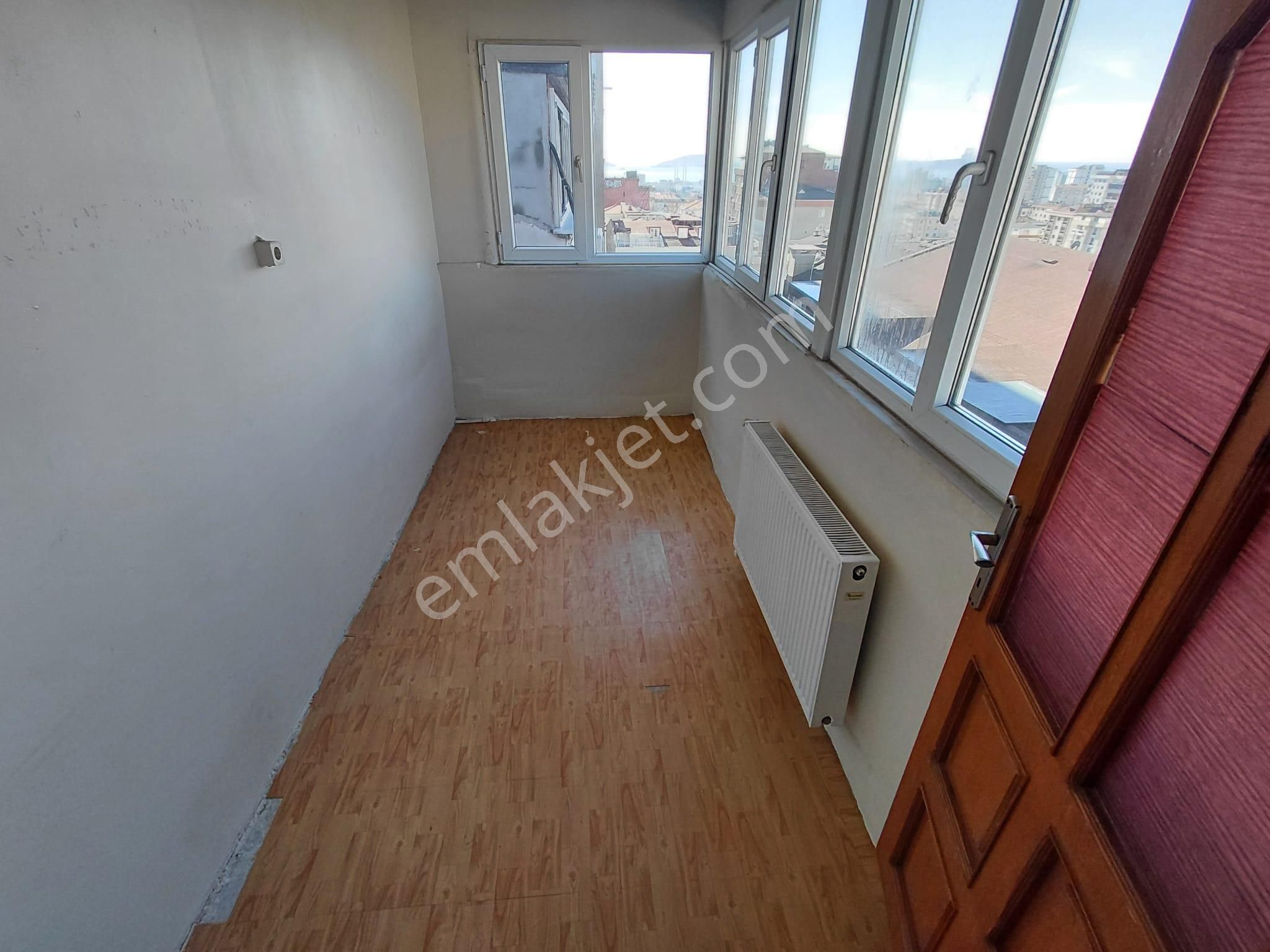 Cadde Üzeri-ulaşım Sorunsuz-geniş Kullanımlı-2,5+1 Kiralık Daire - Görsel 12
