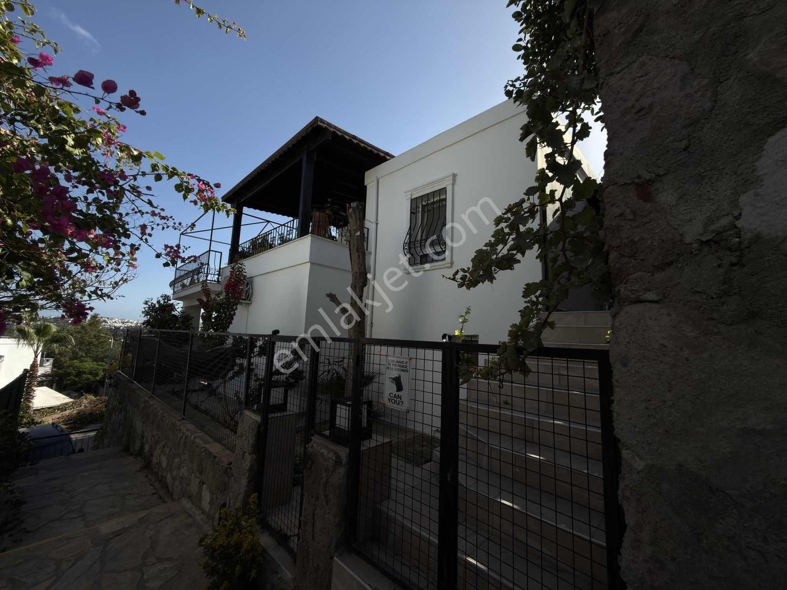 Bitez Burak Sitesinde Tam Müstakil 4+1 Villa - Görsel 8