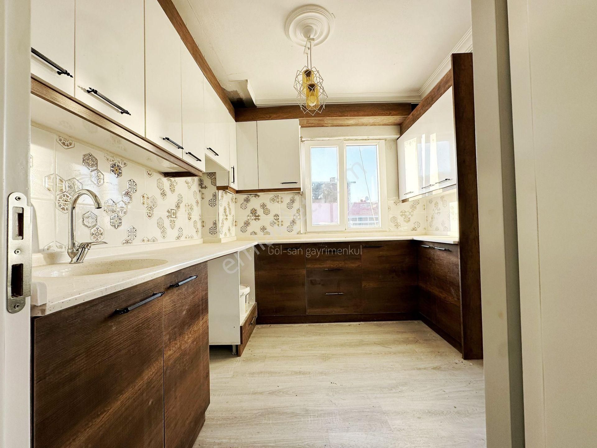 🏡 Göl-san Gayrimenkul’den 🏡 Cumhuriyet Mah. 3+1 140m2 Satılık Dairee