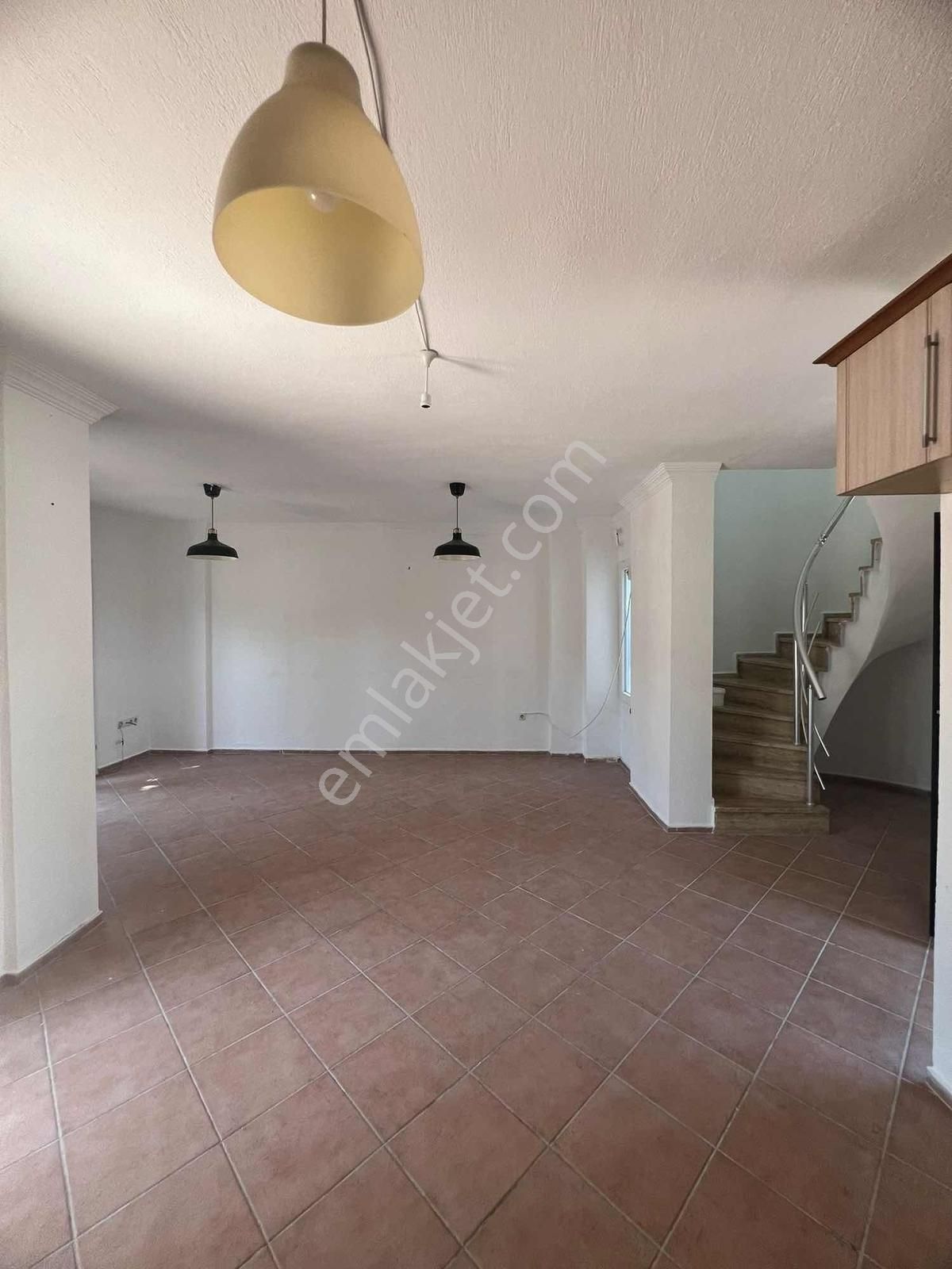 Gümüşlük Merkezde Bahçeli İkiz Dubleks 3+1 Villa - Görsel 15