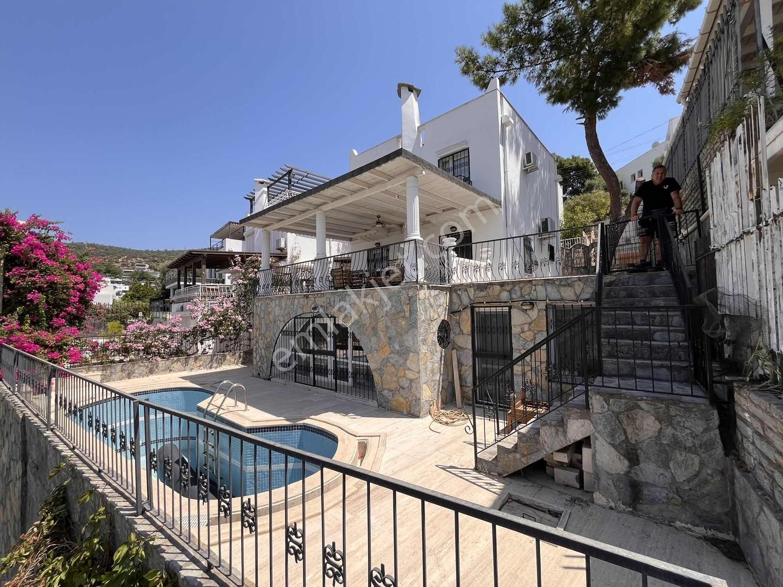 Bodrum Kumbahçe De Ful Kale Ve Deniz Manzaralı Villa