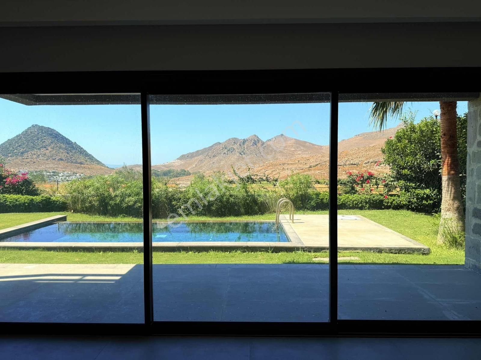 Bodrum Akyarlarda Özel Havuzlu 4+1 Müstakil Villa - Görsel 11