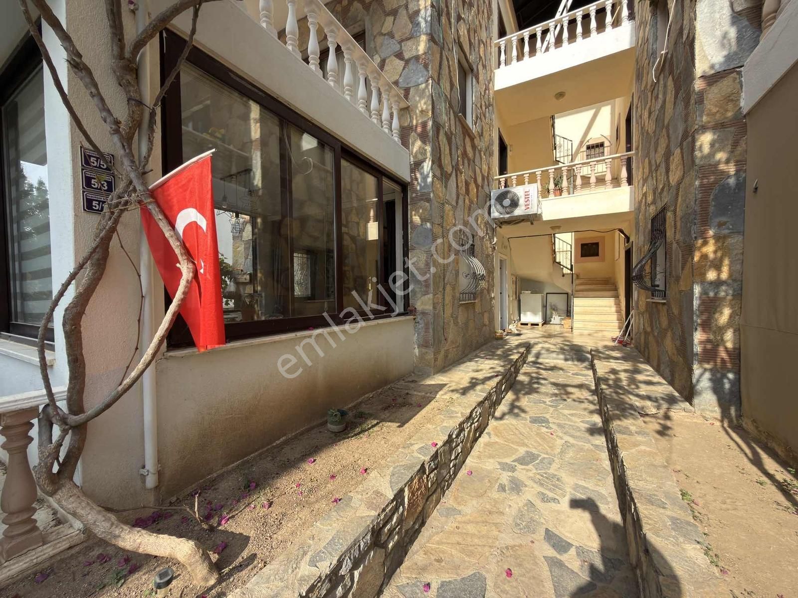 Konacık Acropol Bölgesinde 2+1 Bahçe Katı Kat İrtifak Tapulu - Görsel 7