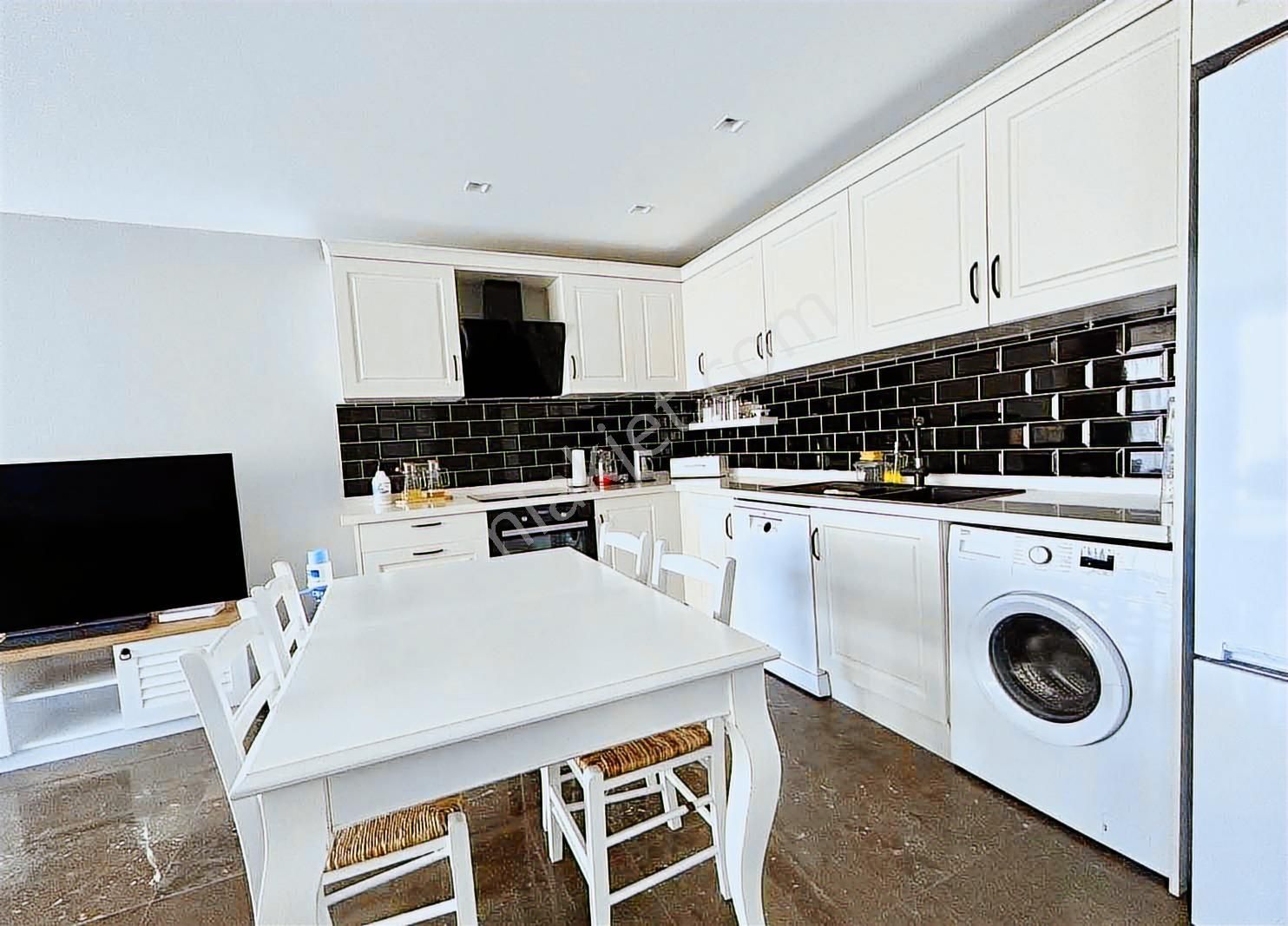 Bodrum Bitez Sahil Plajlı Sitede Eşyalı Bahçe Katı Kiralık Daire - Görsel 2