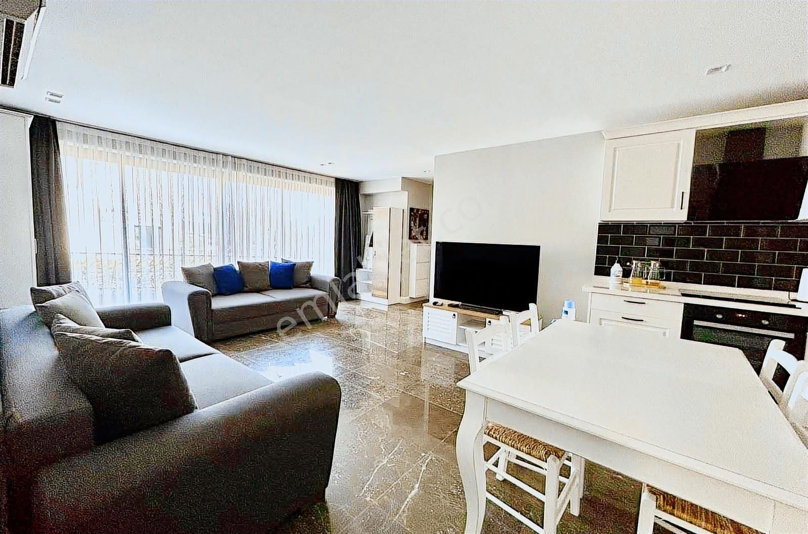 Bodrum Bitez Sahil Plajlı Sitede Eşyalı Bahçe Katı Kiralık Daire