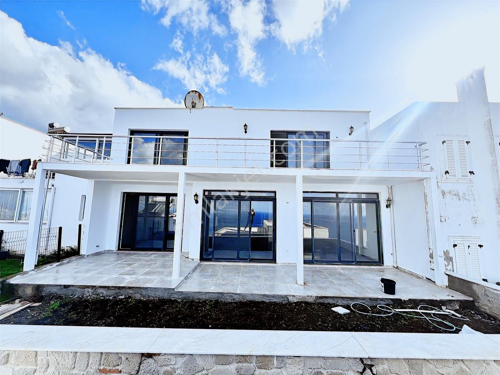 Bodrum Yalıkavak Gökçebel Deniz Manzaralı İçisıfırlanmış 2 Daire