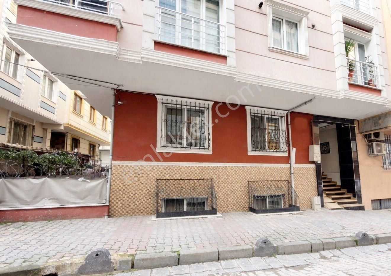 Salih Emlak 'tan Satılık 2+1 Yüksek Giriş Güney Cephe 13 Yaşında